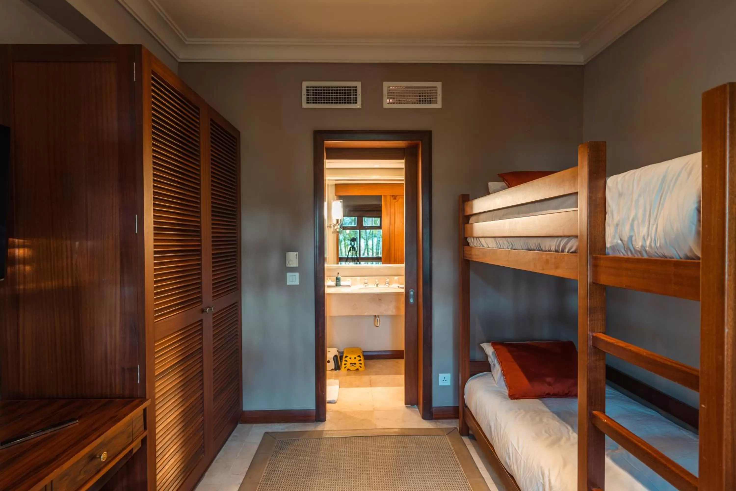 bunk bed, Bed in Constance Prince Maurice