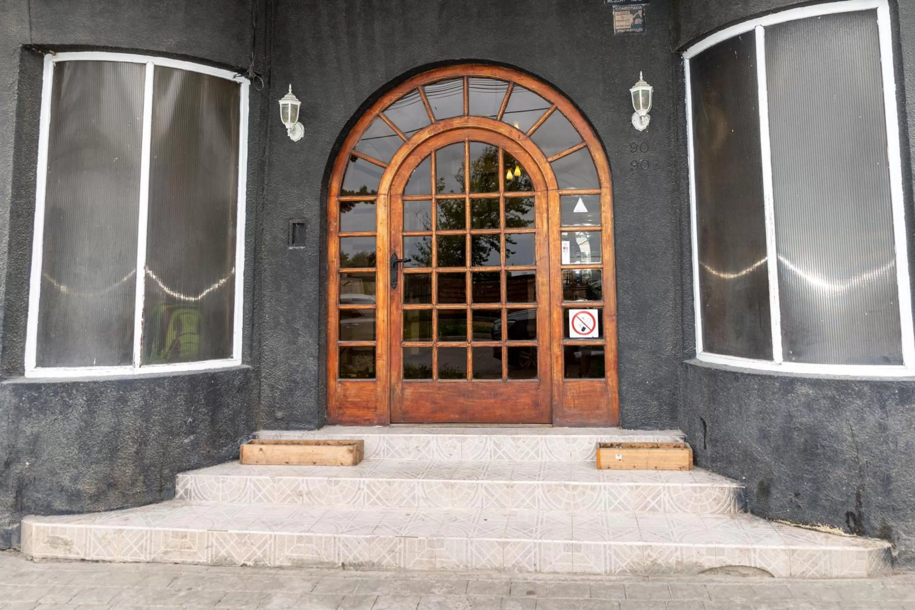 Facade/Entrance in Darwin Hotel