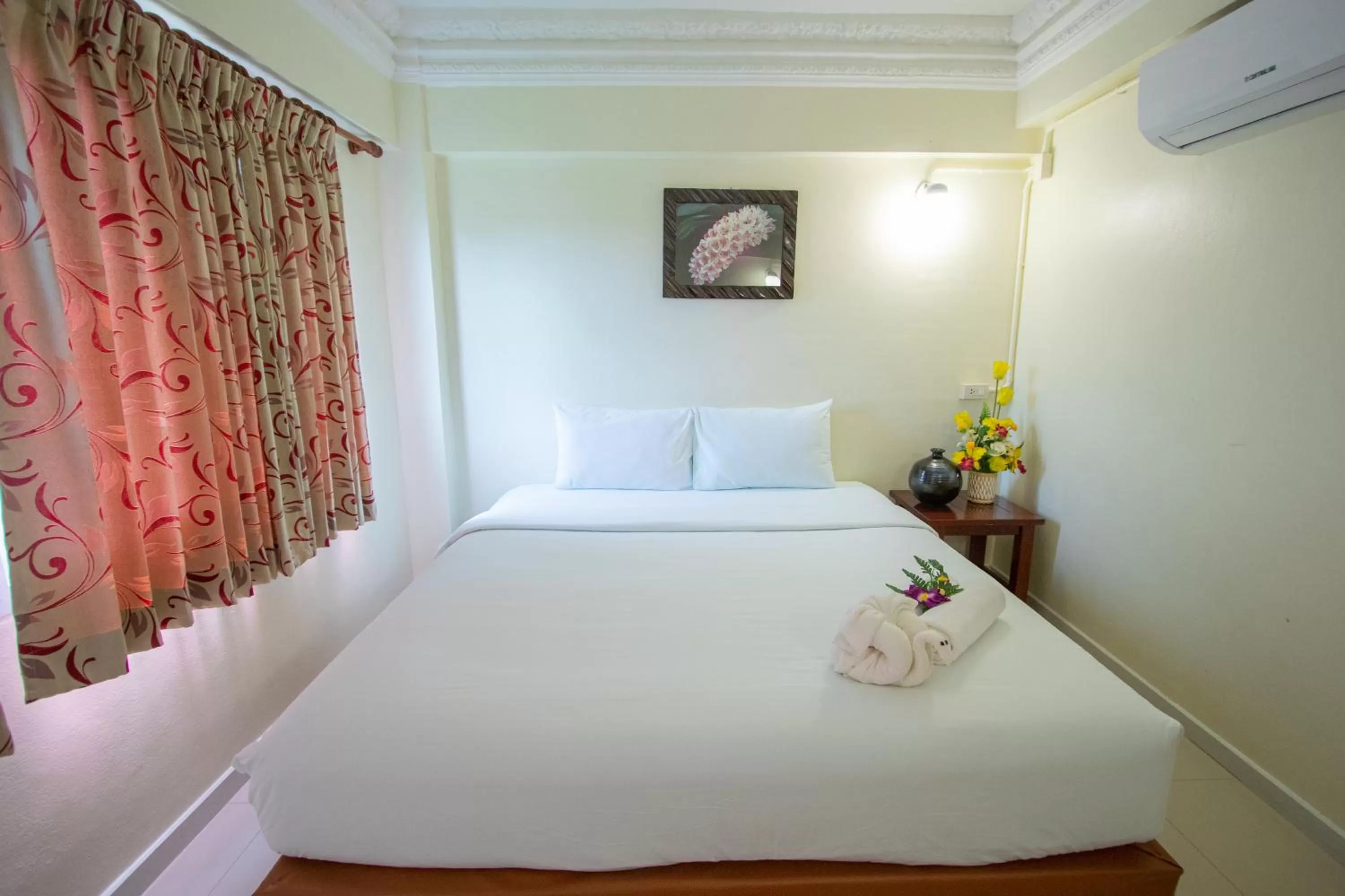 Bed in Anchalee Resort