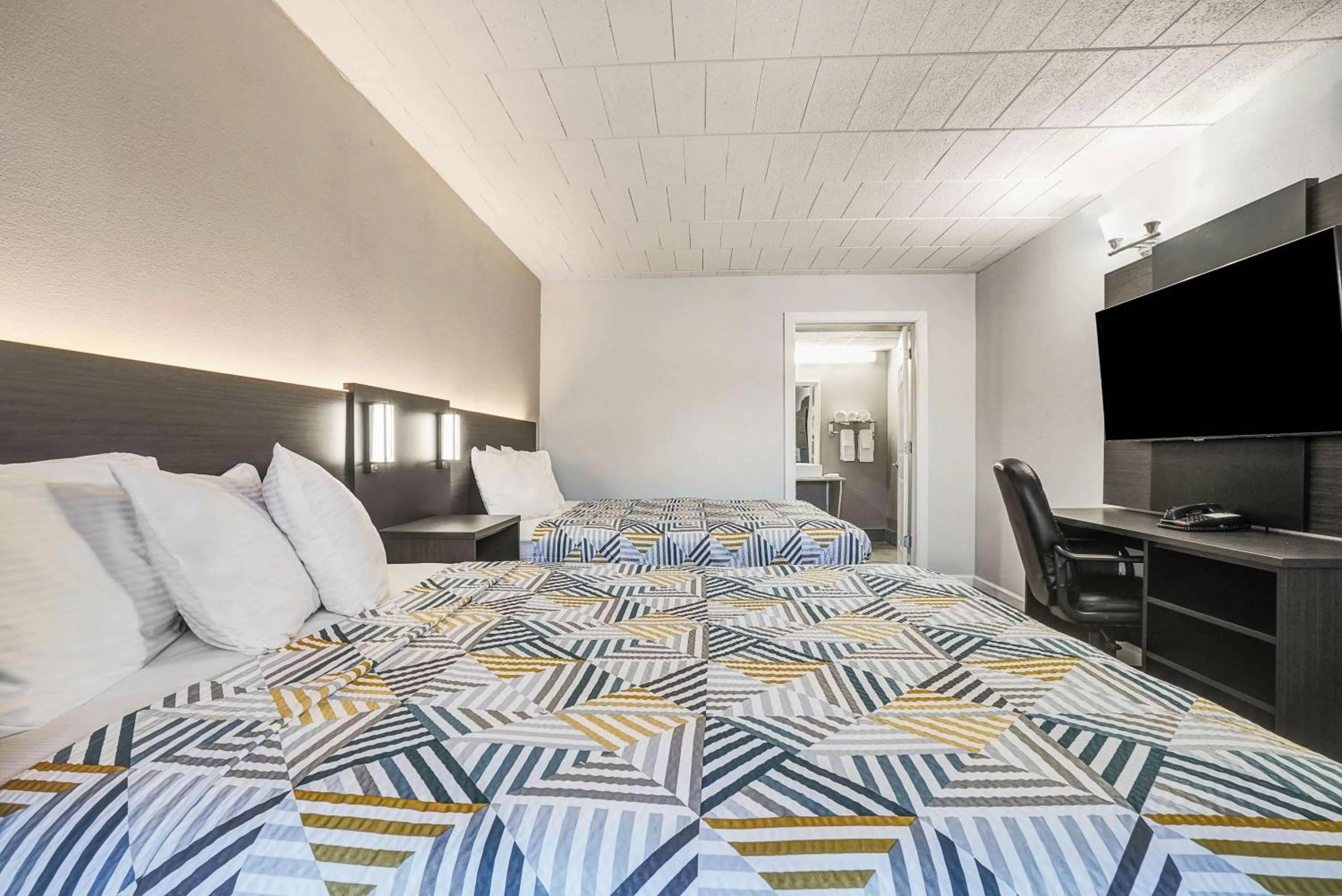 Photo of the whole room, Bed in Motel 6 Carlisle, PA - Cumberland Valley