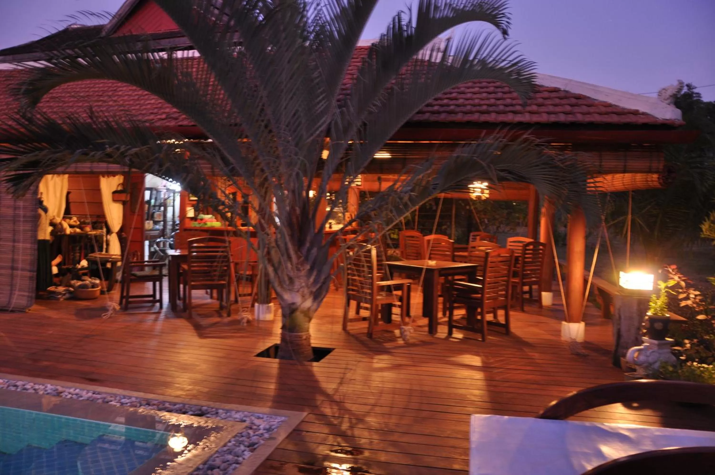 Restaurant/places to eat in Terres Rouges Lodge