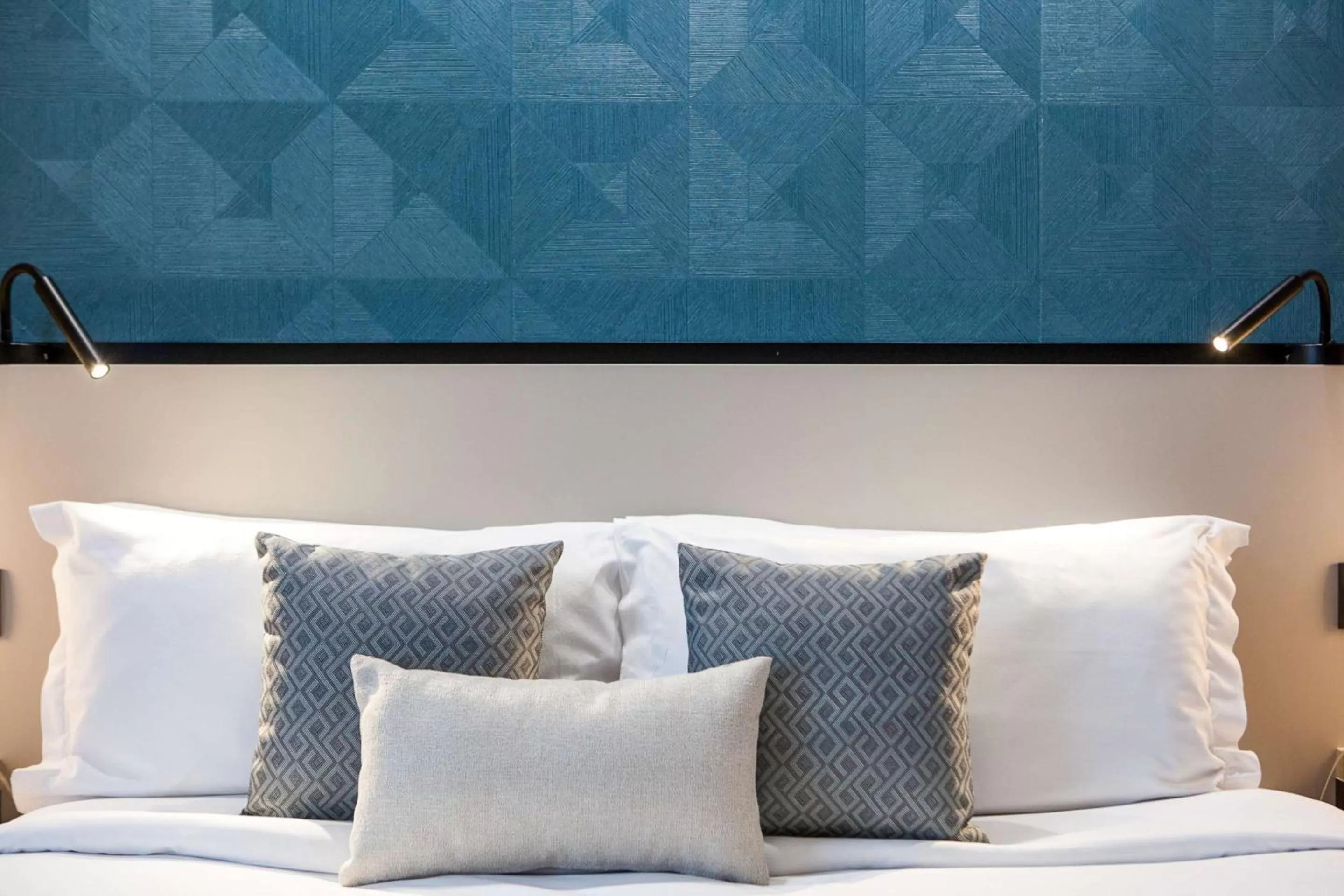 Bedroom, Bed in Best Western Plus Opéra Batignolles