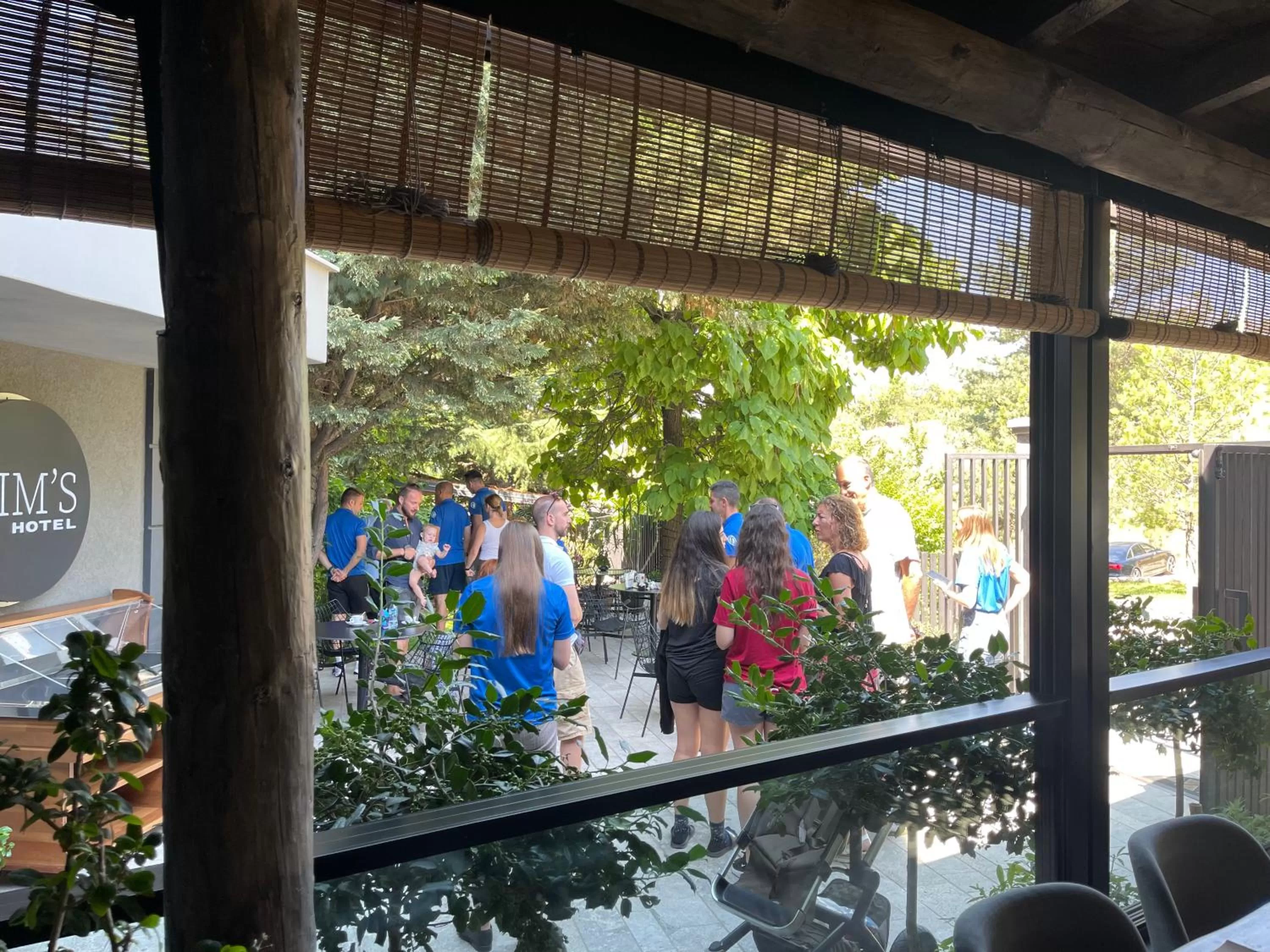 Day in Dim's Hotel & Restaurant