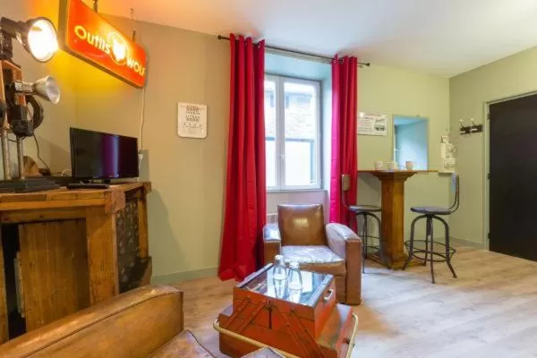 Communal lounge/ TV room in Hotel Arvor - O'Lodges by Arvor