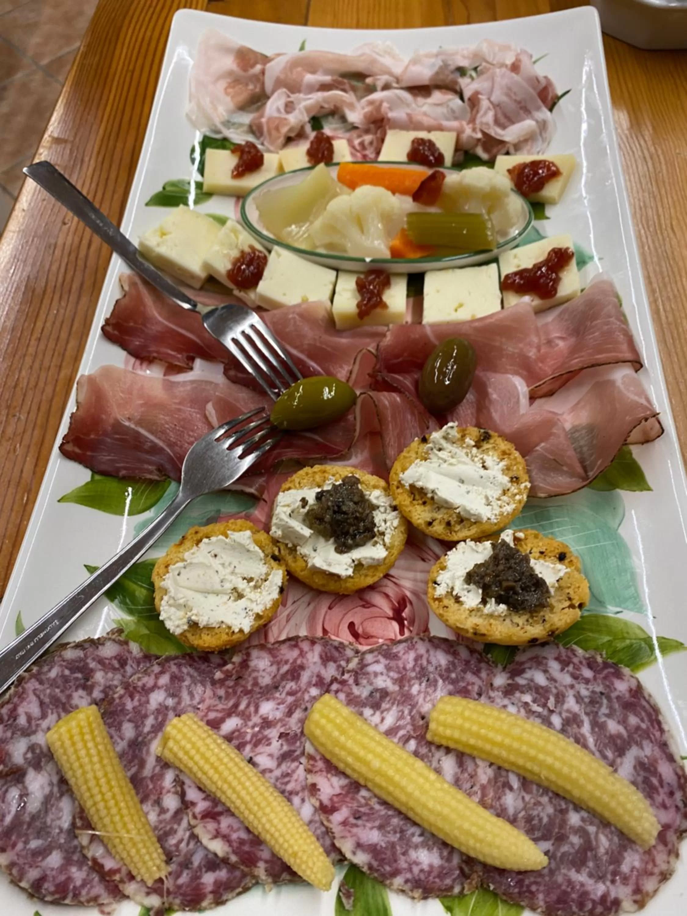 Restaurant/places to eat in Le Fate Corbezzole