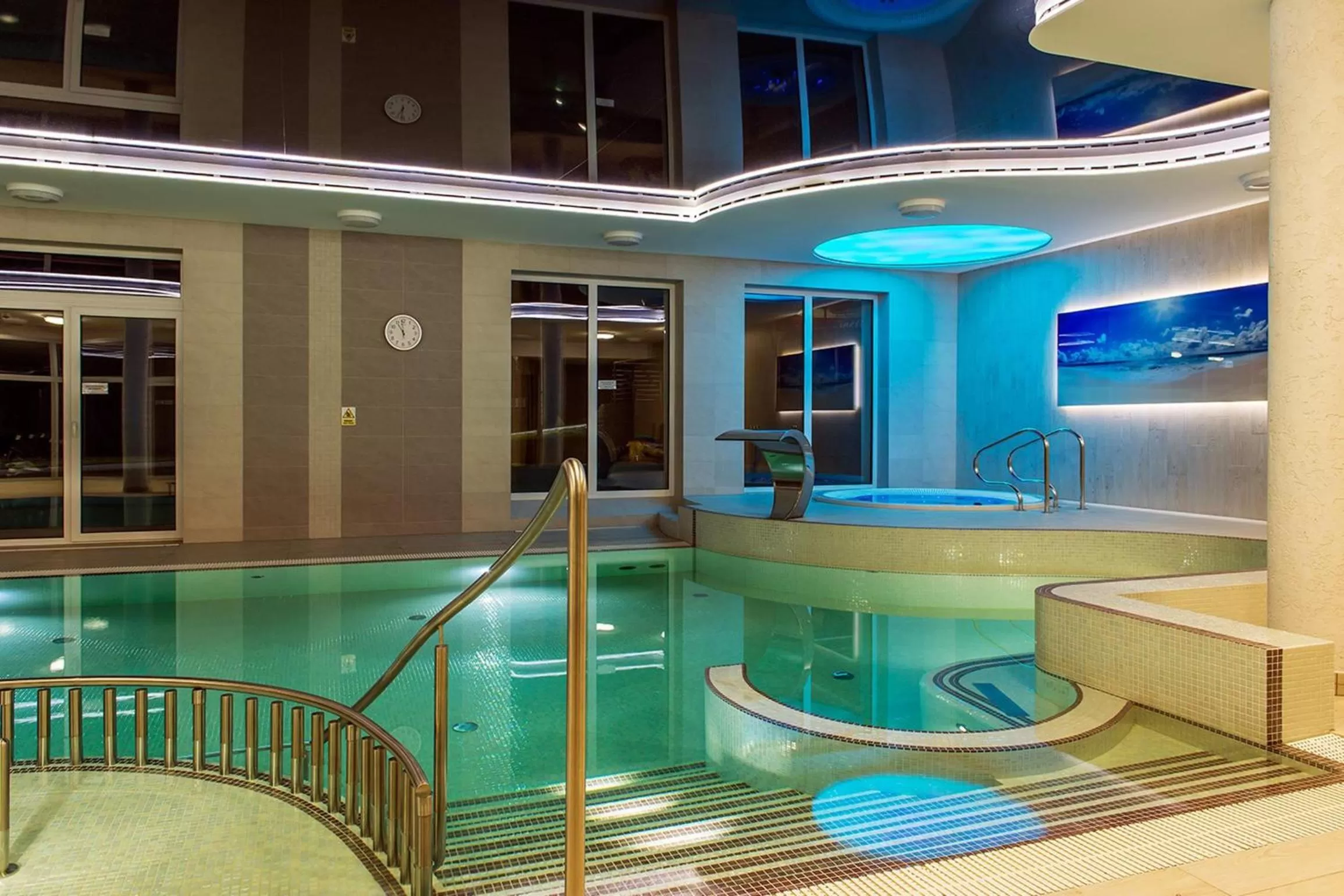 Pool view in Hotel Bardo