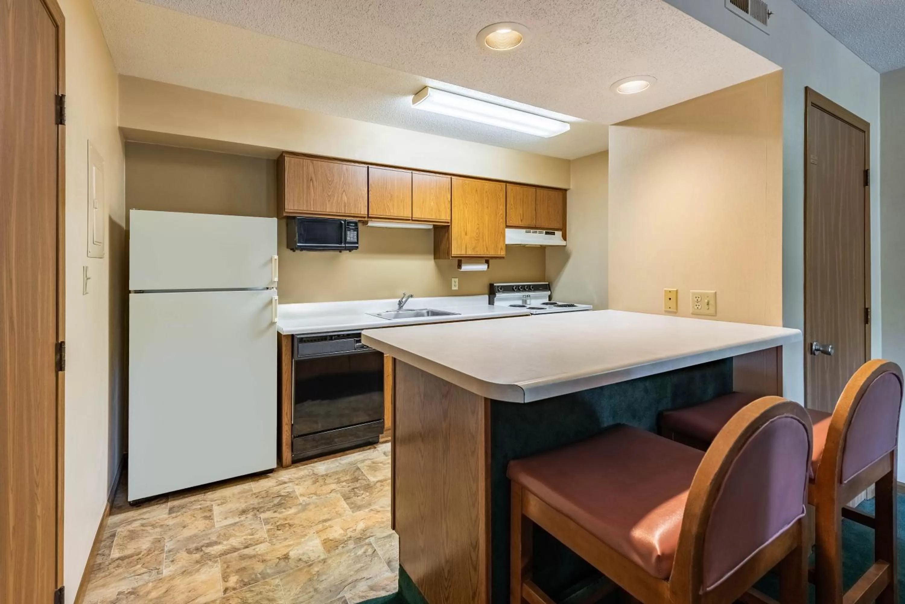 Kitchen or kitchenette in Americas Best Value Inn St. Marys