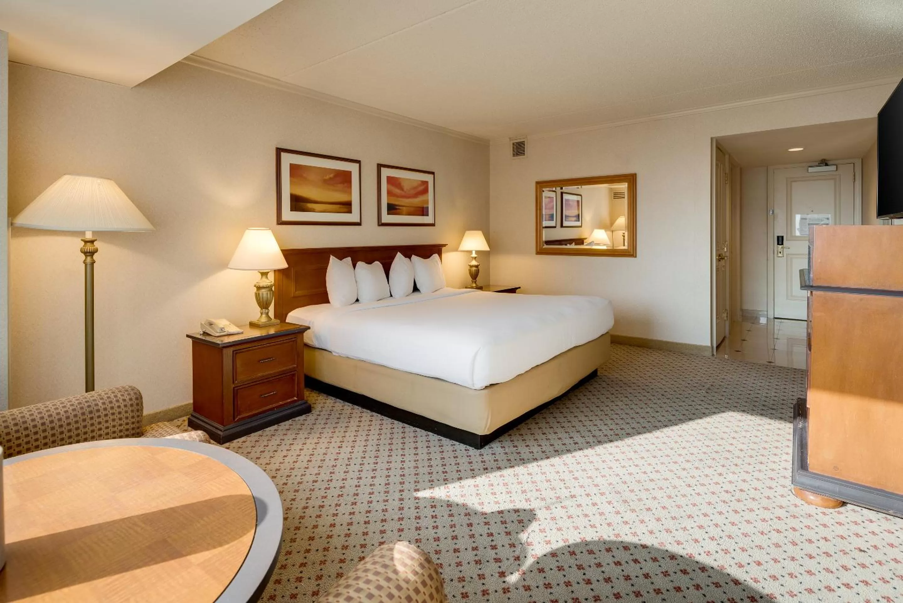 Photo of the whole room, Bed in Showboat Hotel Atlantic City