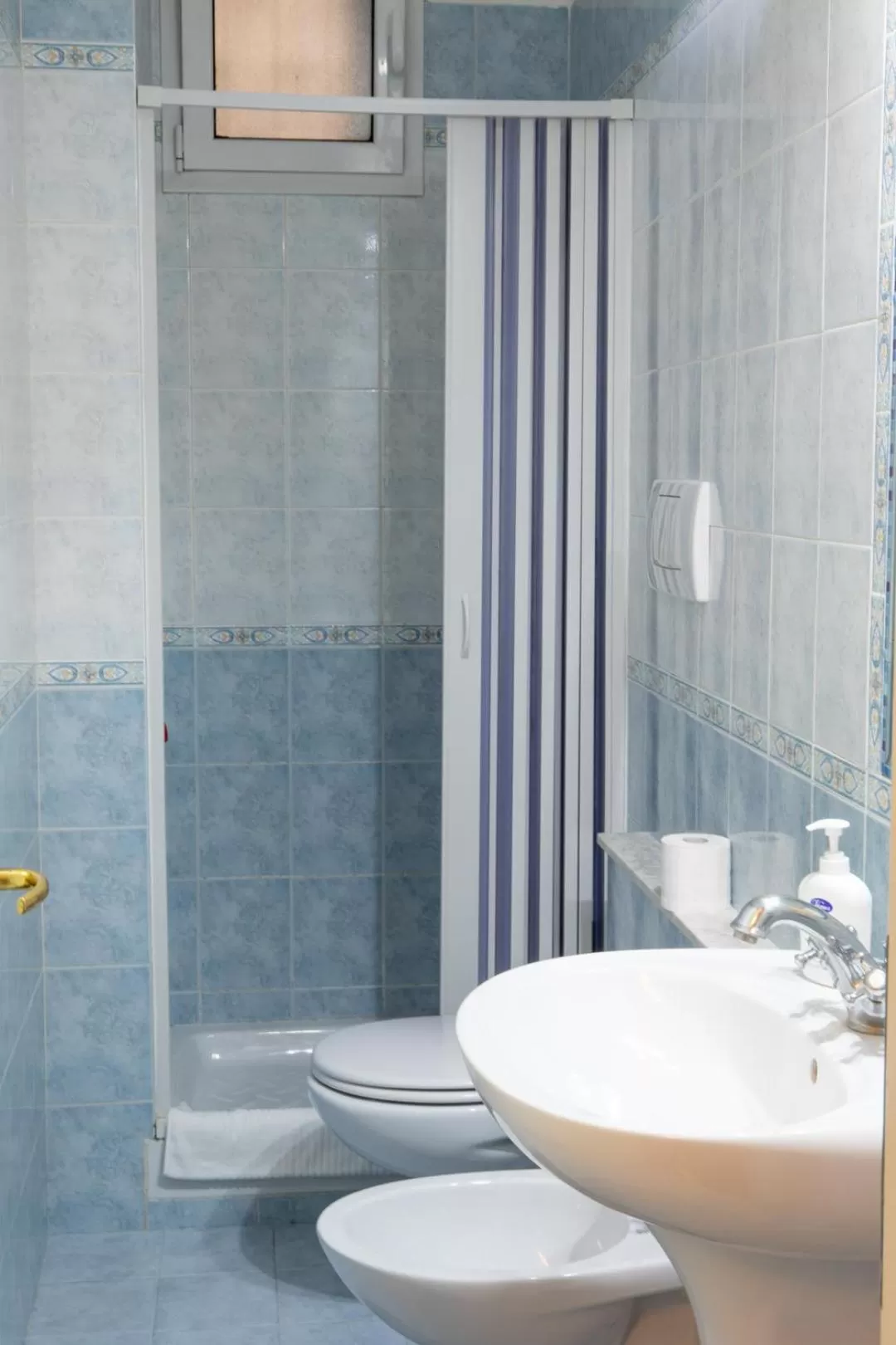 Shower in Annette B&B