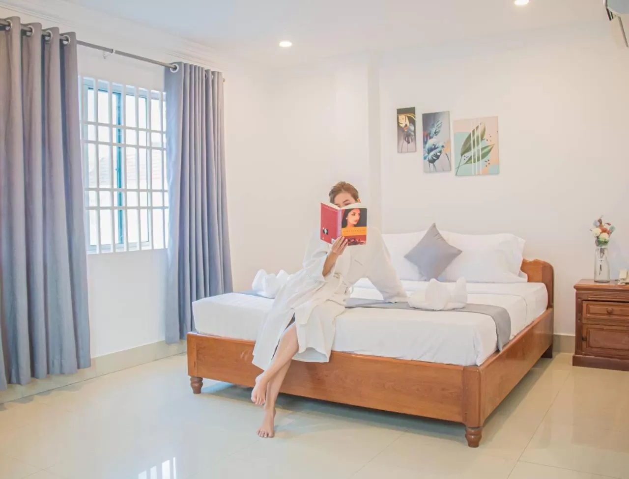 Bedroom, Bed in White Corner Hotel