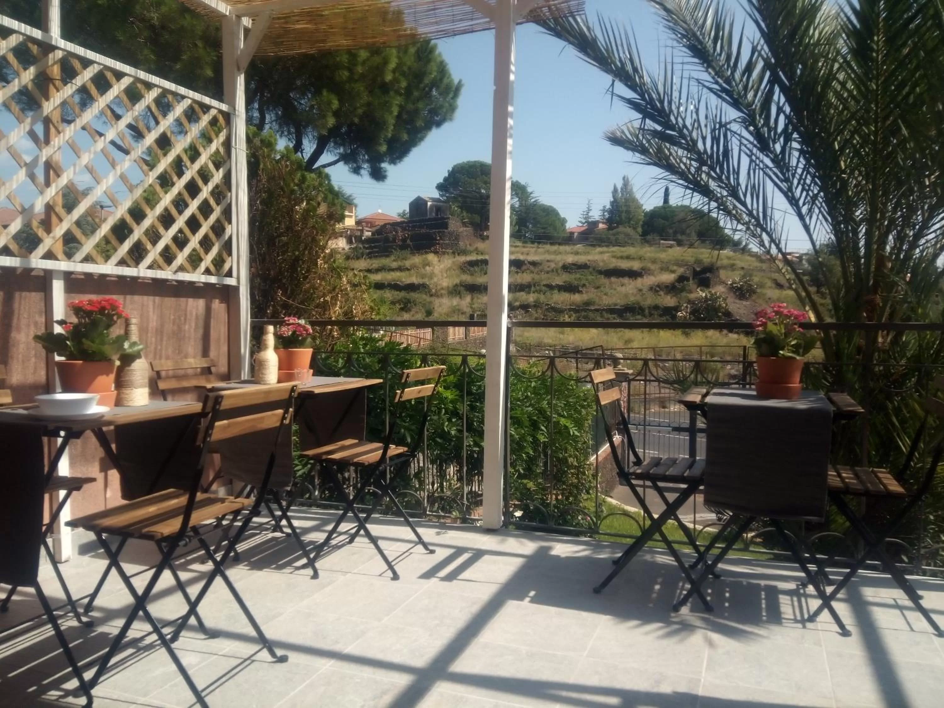 Patio in UP&B Rooms Catania