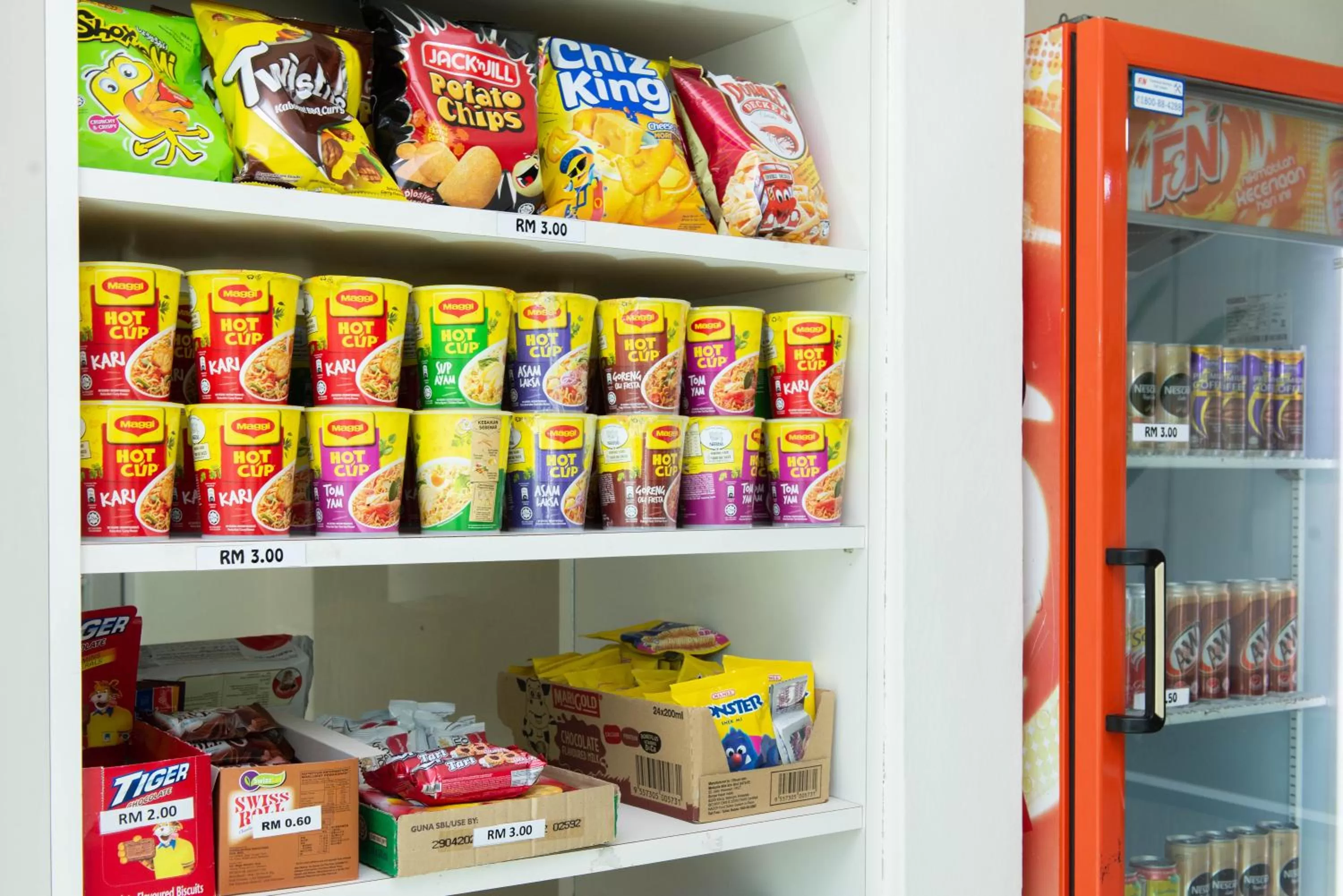 Food and drinks in Riverra Inn Langkawi