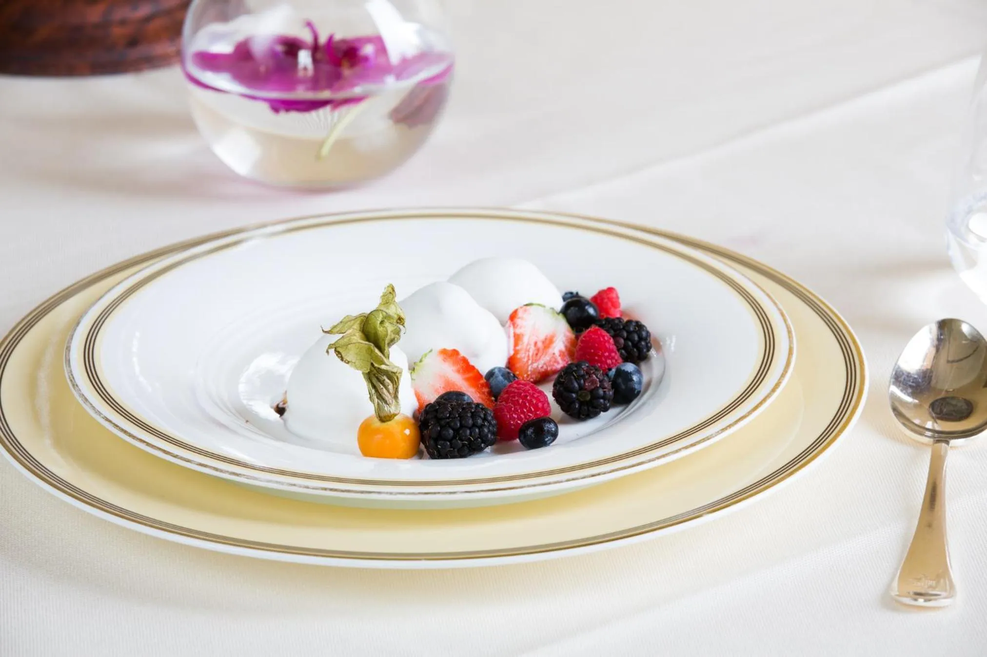 Food and drinks in Castello Dal Pozzo Resort Lago Maggiore - Preferred Hotels & Resorts