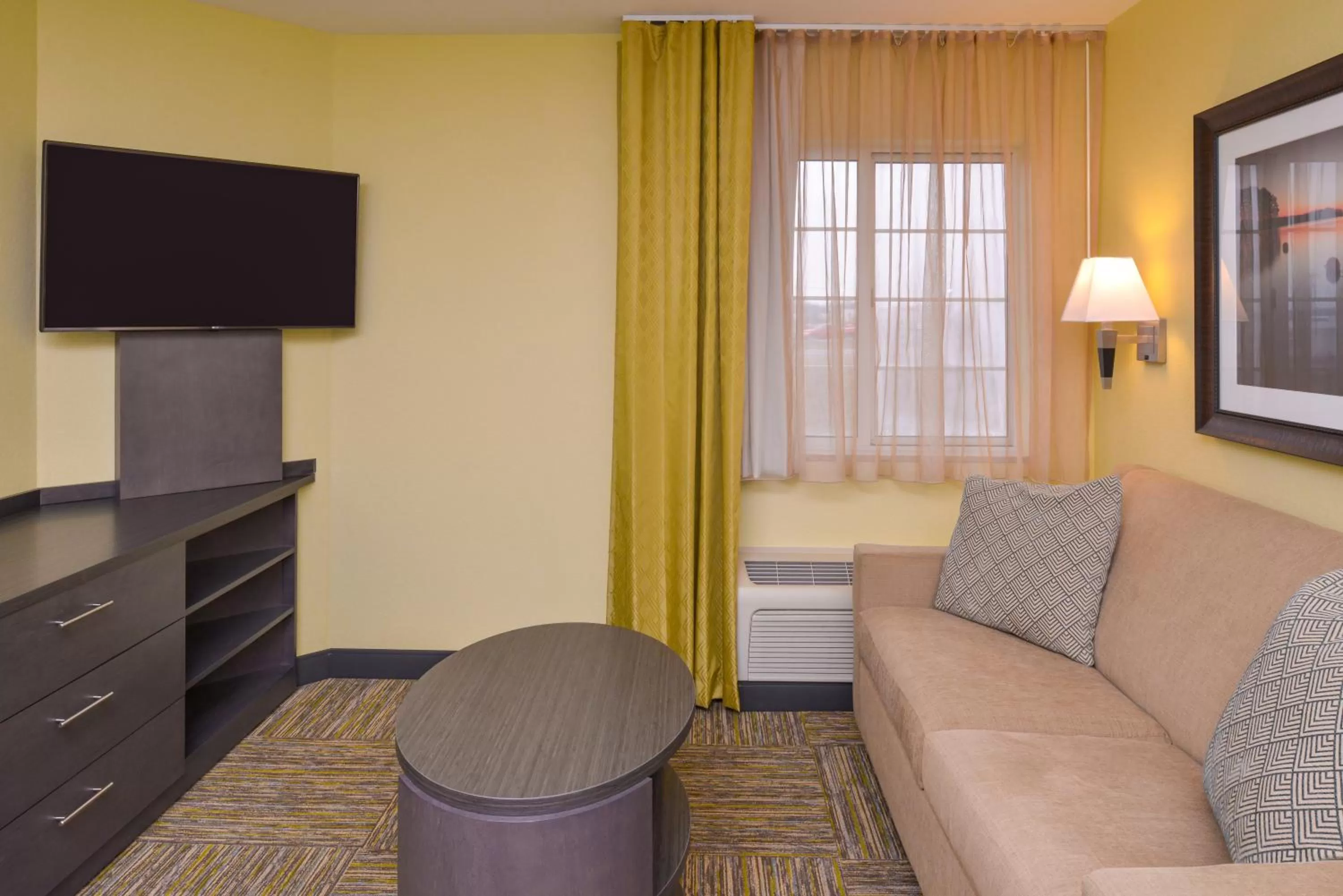 TV and multimedia in Candlewood Suites - Plano North by IHG