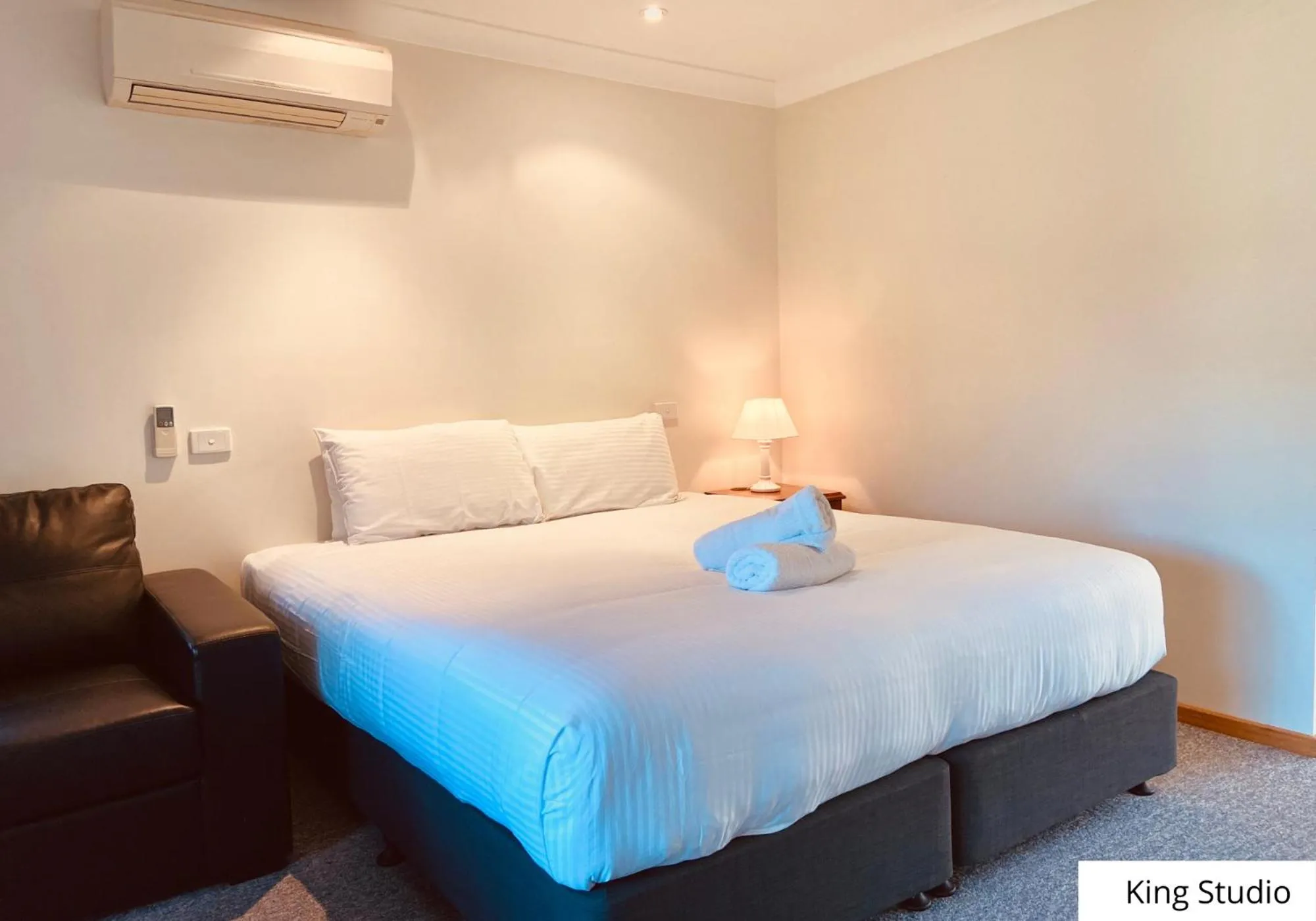 Bed in Pokolbin Village Estate