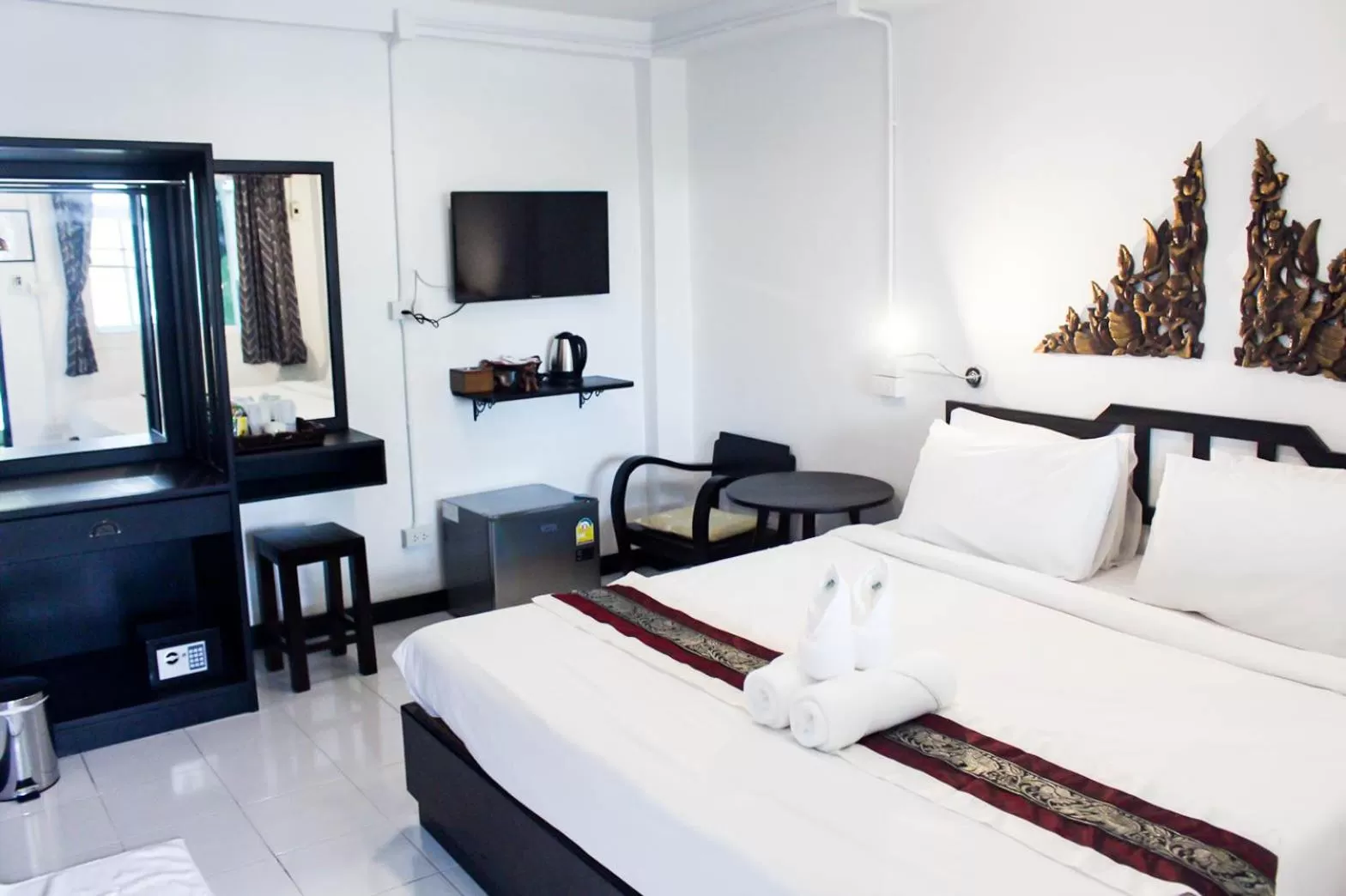 Bedroom, Bed in Vlodge House