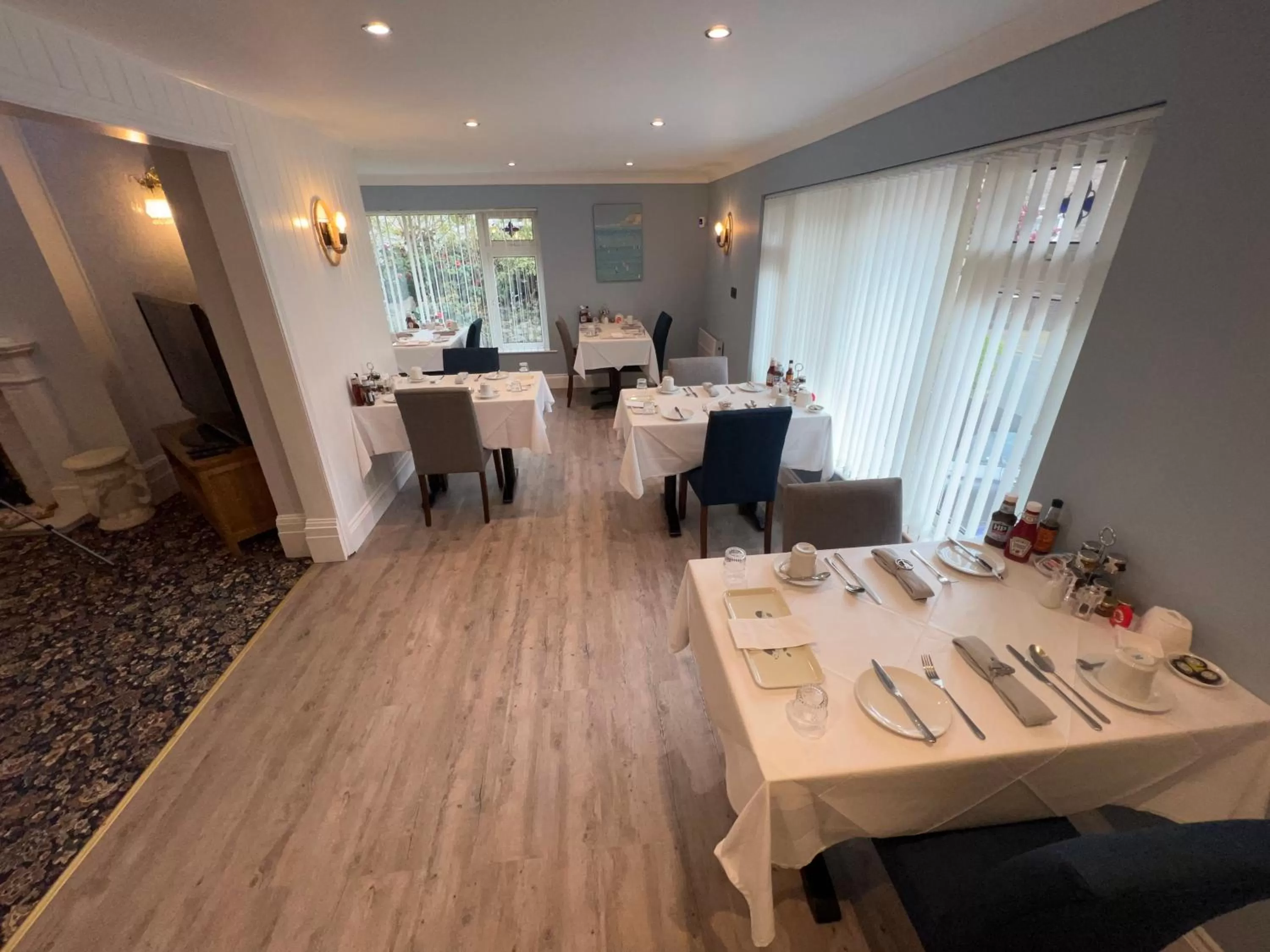 Restaurant/places to eat in Birkdale Guest House