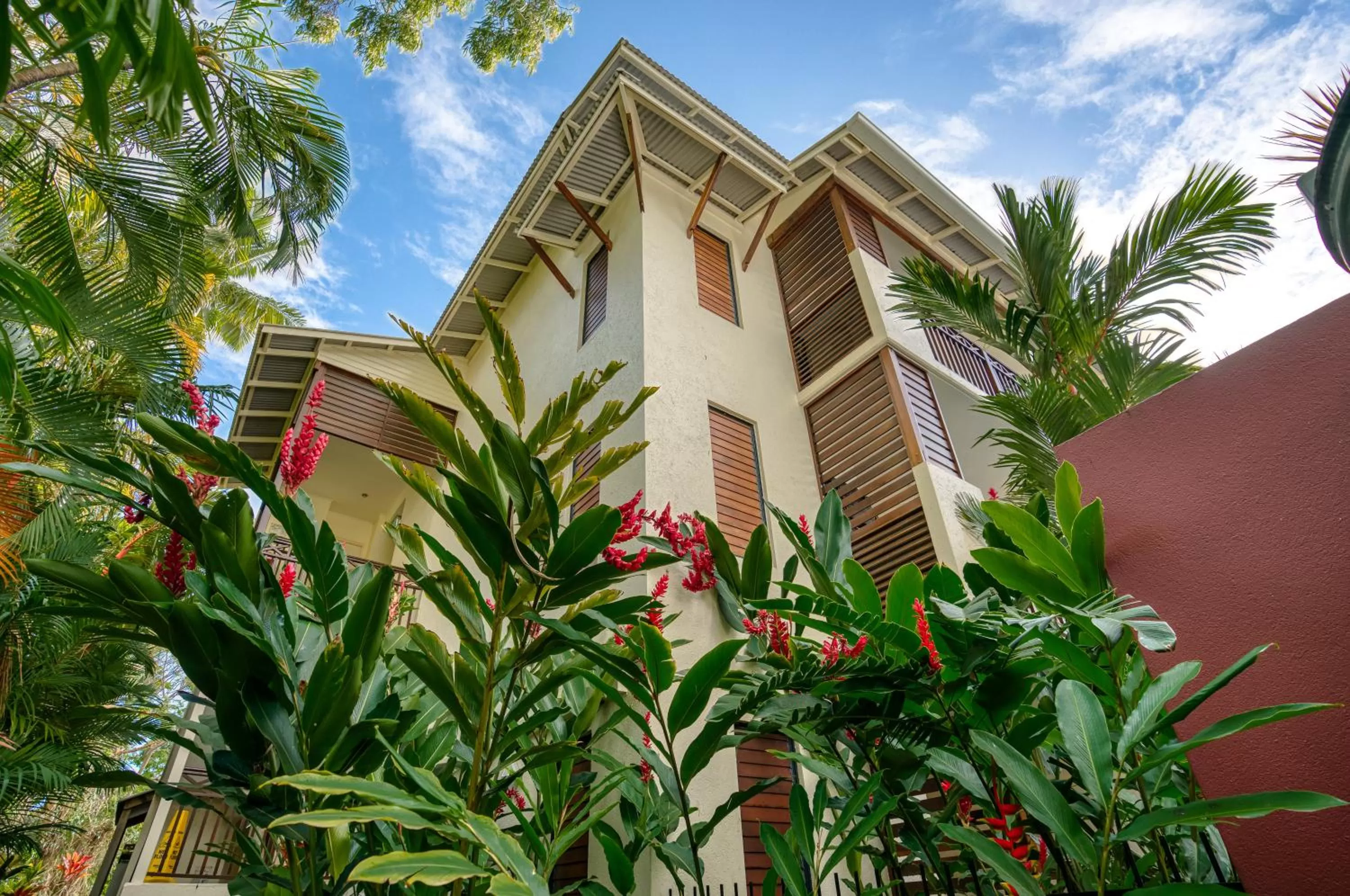Property building in Freestyle Resort Port Douglas