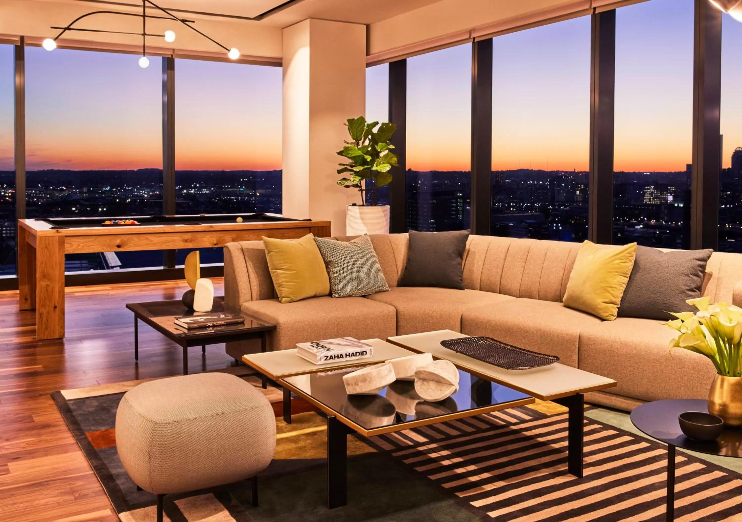 Living room in Omni Boston Hotel at the Seaport