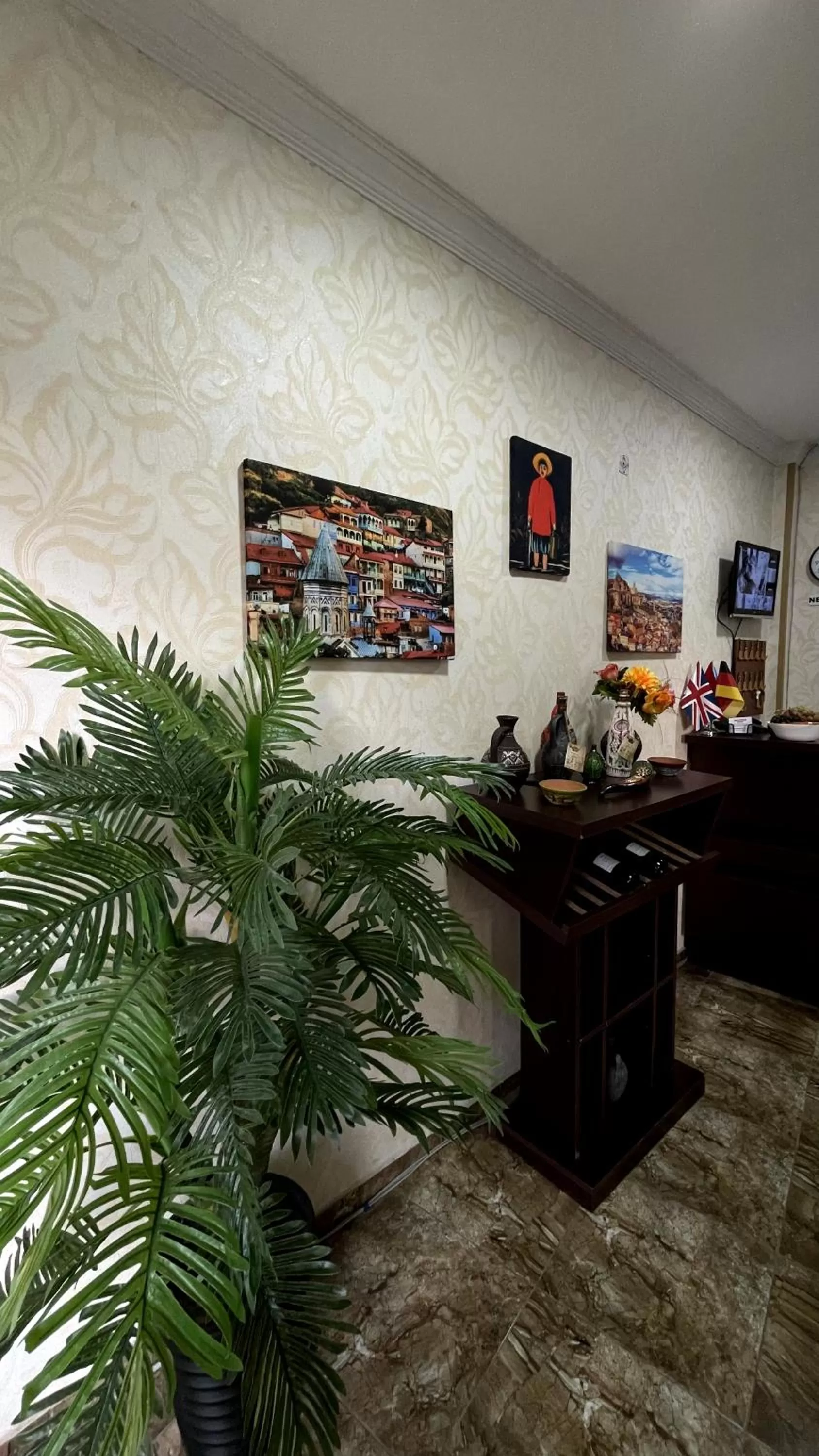 TV and multimedia in Hotel Shalimar