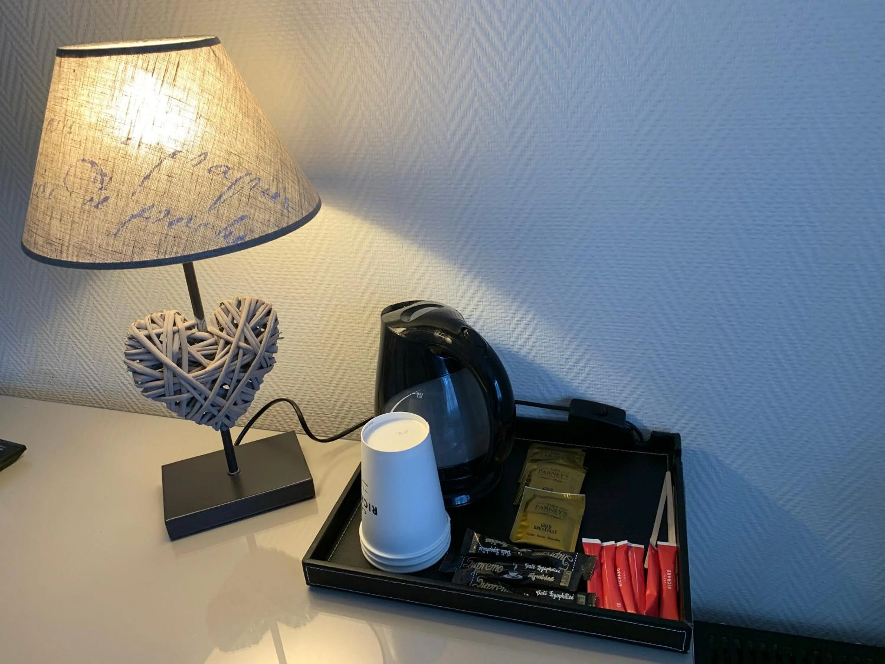 Coffee/tea facilities in Hôtel de la Plage