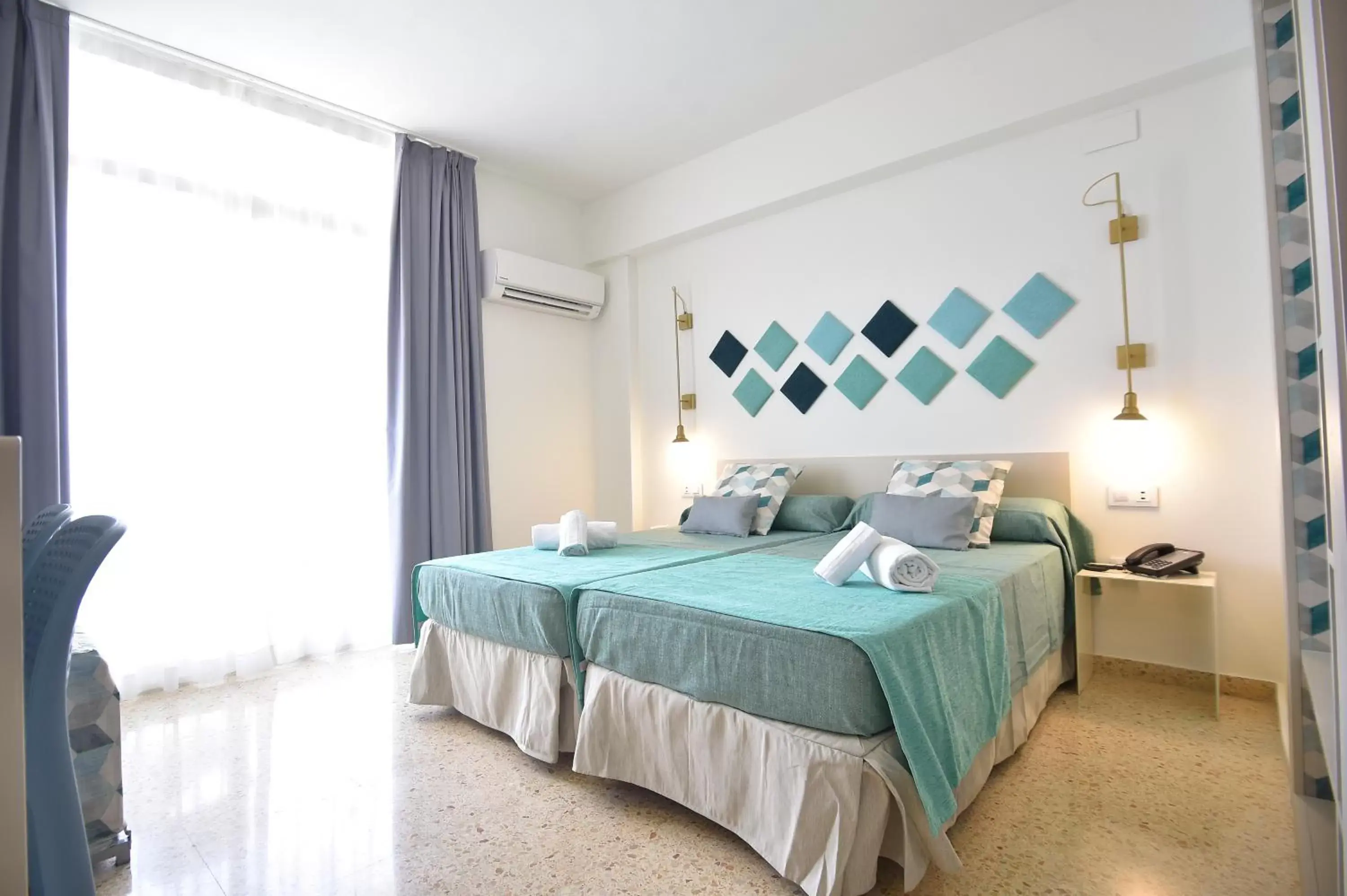 Double Room with Pool View (2 Adults + 1 Child) in Hotel Gala Placidia 3'''sup Double Room with Pool View (2 Adults + 1 Child) in Hotel Gala Placidia 3'''sup