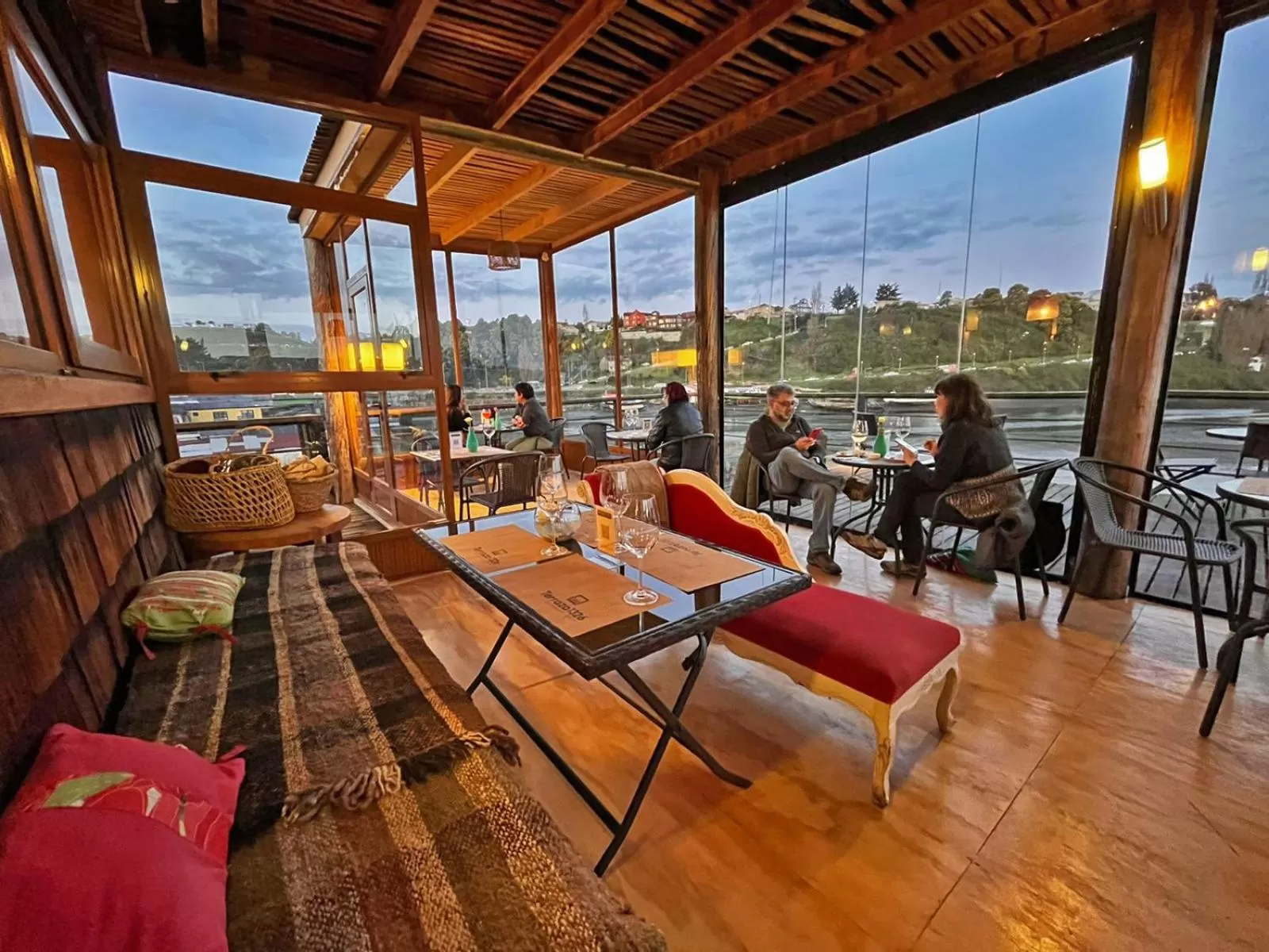 Restaurant/places to eat in Palafito 1326 Hotel Boutique Chiloé