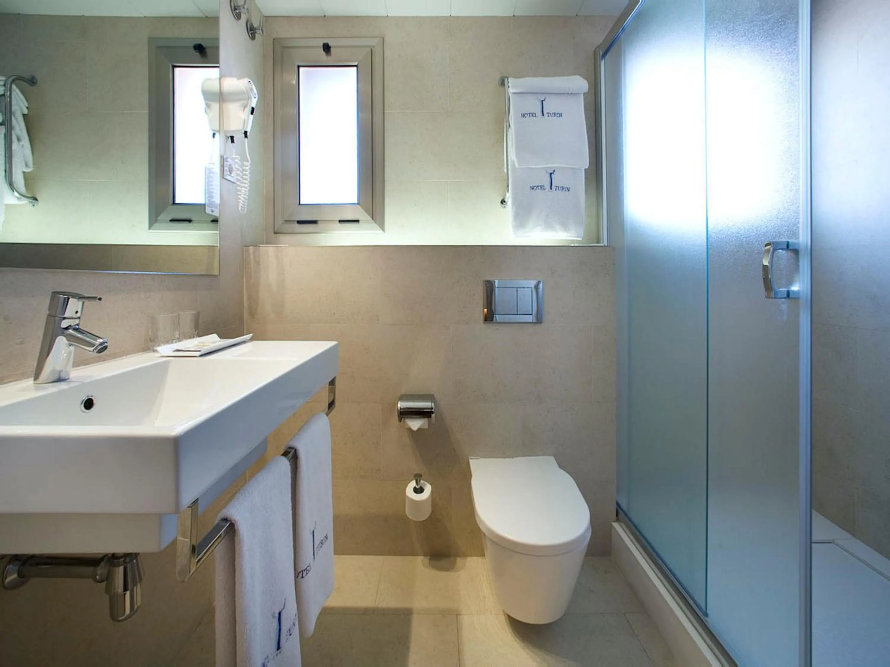 Bathroom in Hotel Turin Barcelona