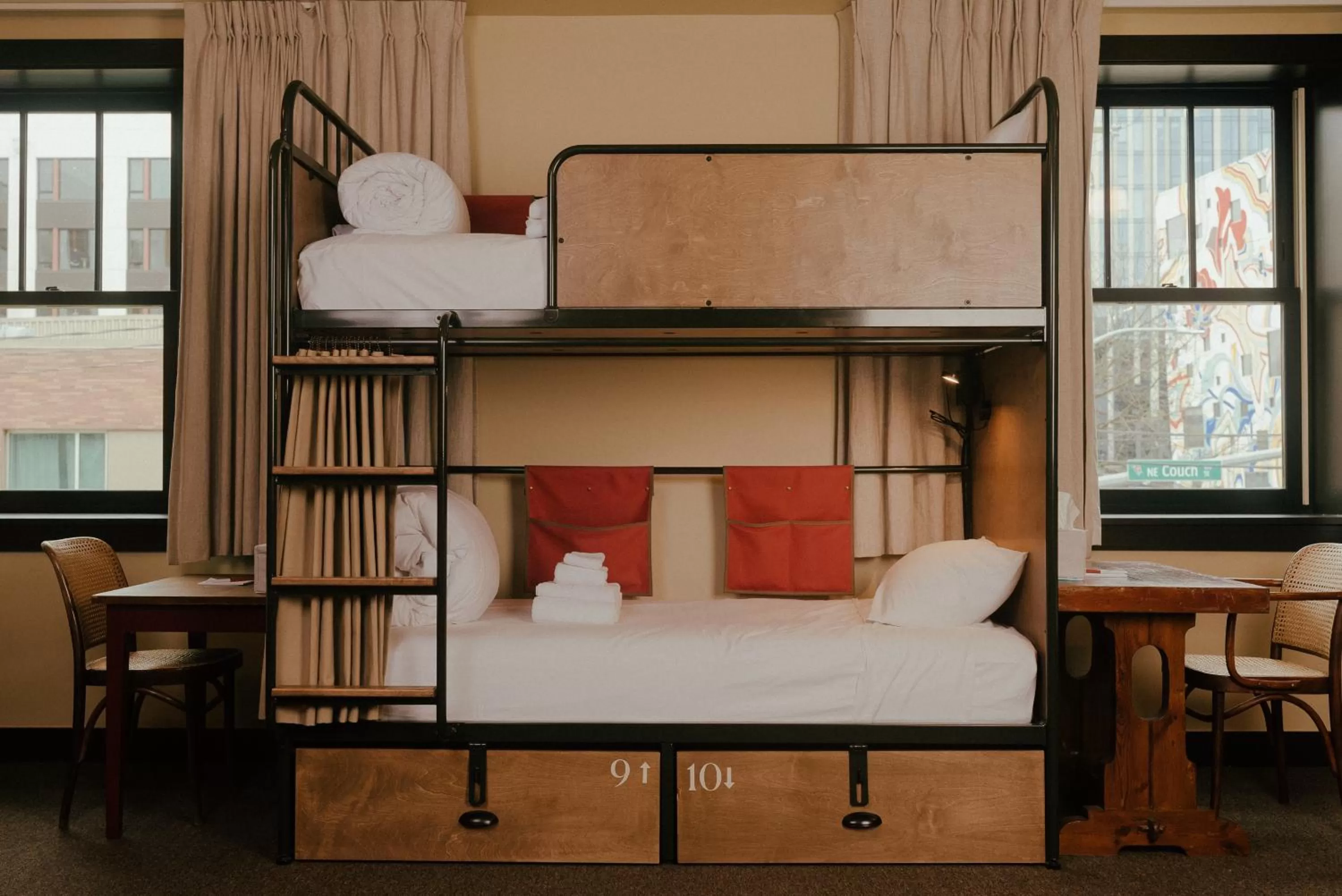 bunk bed, Bed in KEX Hotel