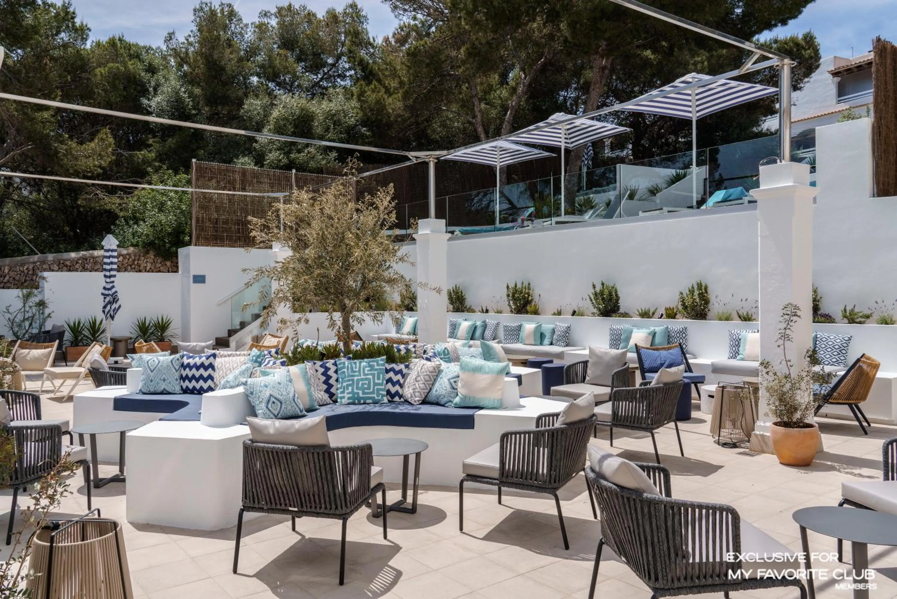 Lounge or bar in AluaSoul Mallorca Resort - Adults only