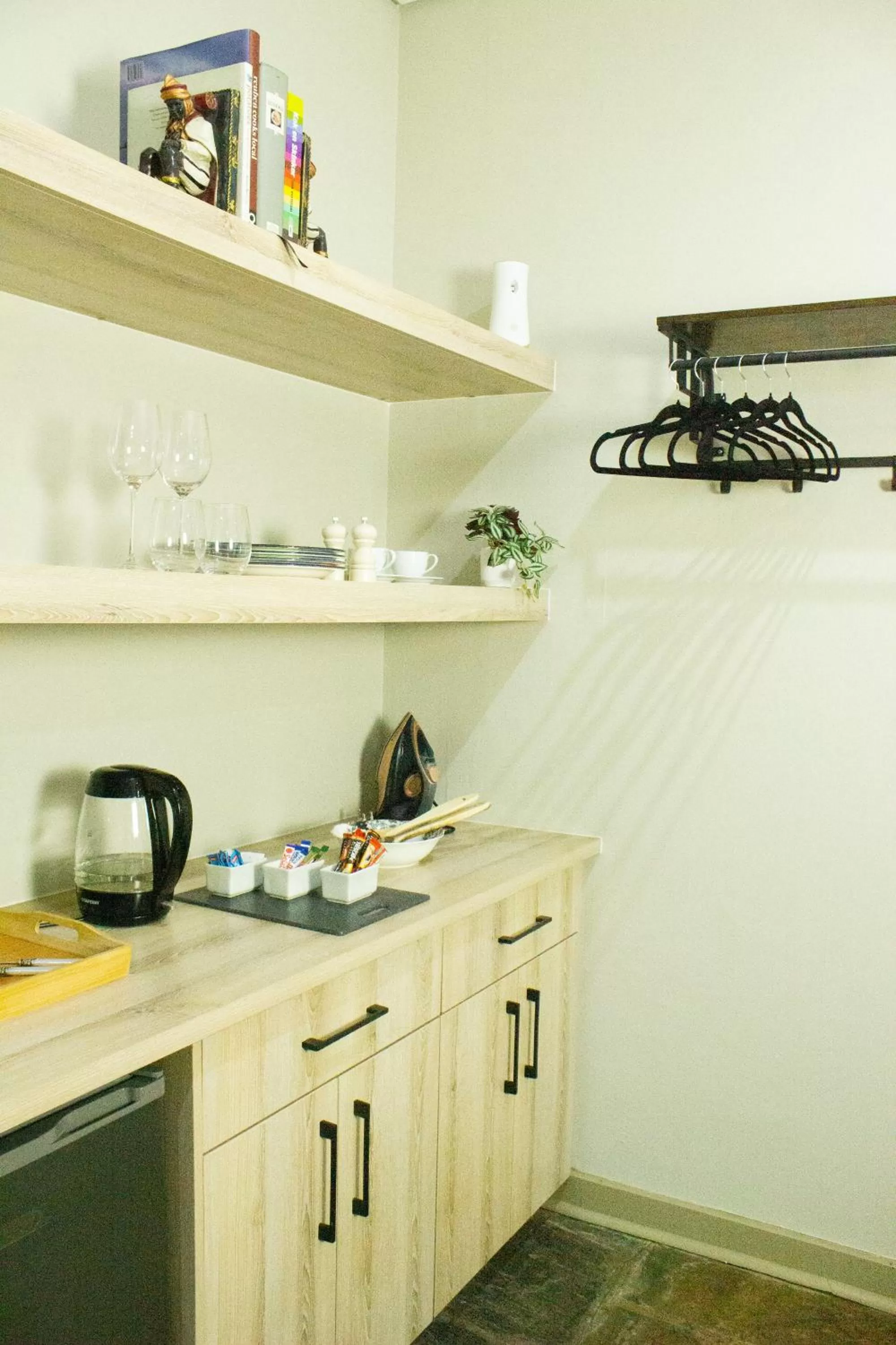 Kitchen/Kitchenette in Ben's Bed and Breakfast