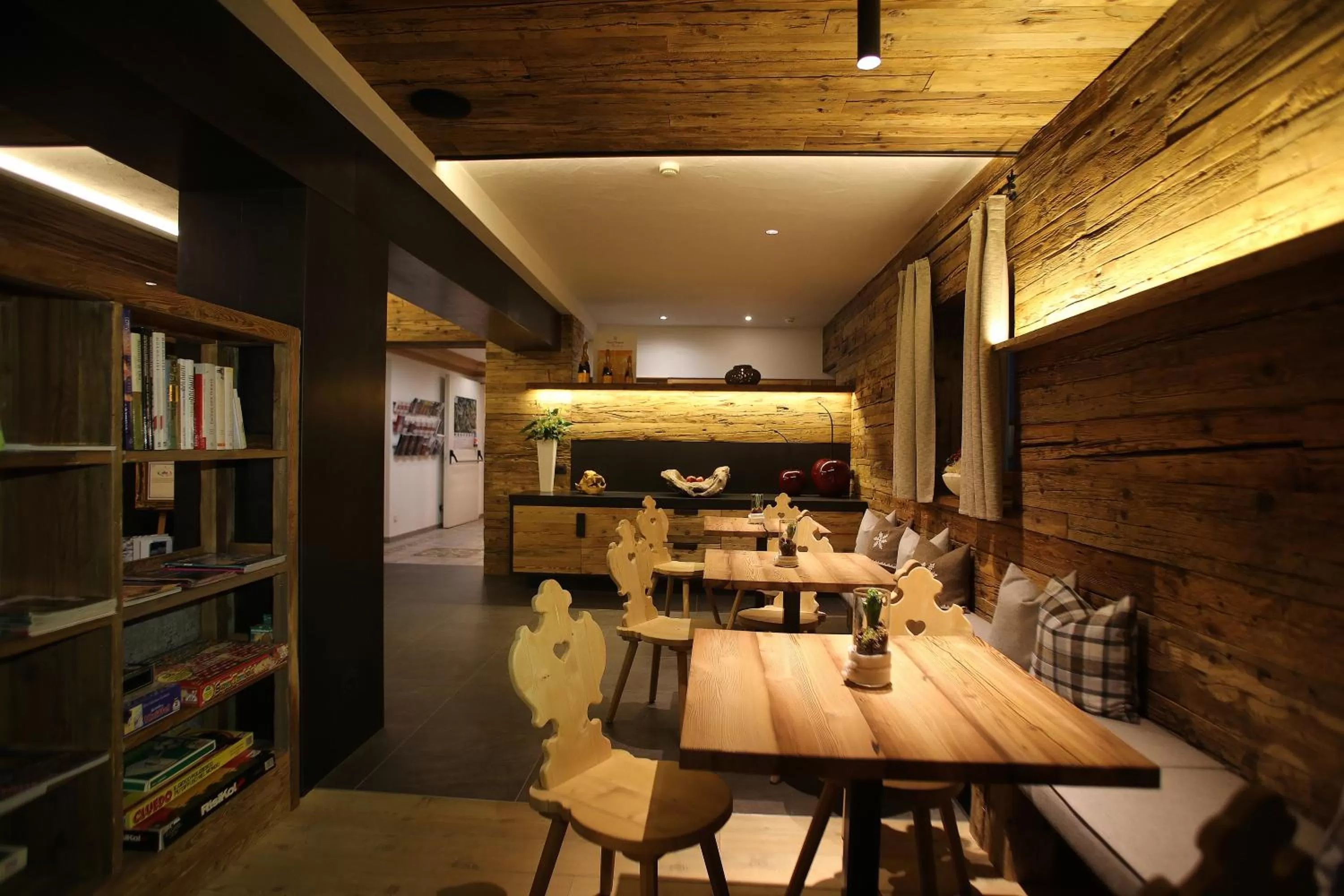 Lobby or reception in Hotel Marmolada