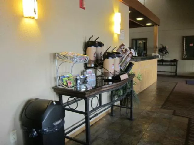 Food in AmericInn by Wyndham West Bend