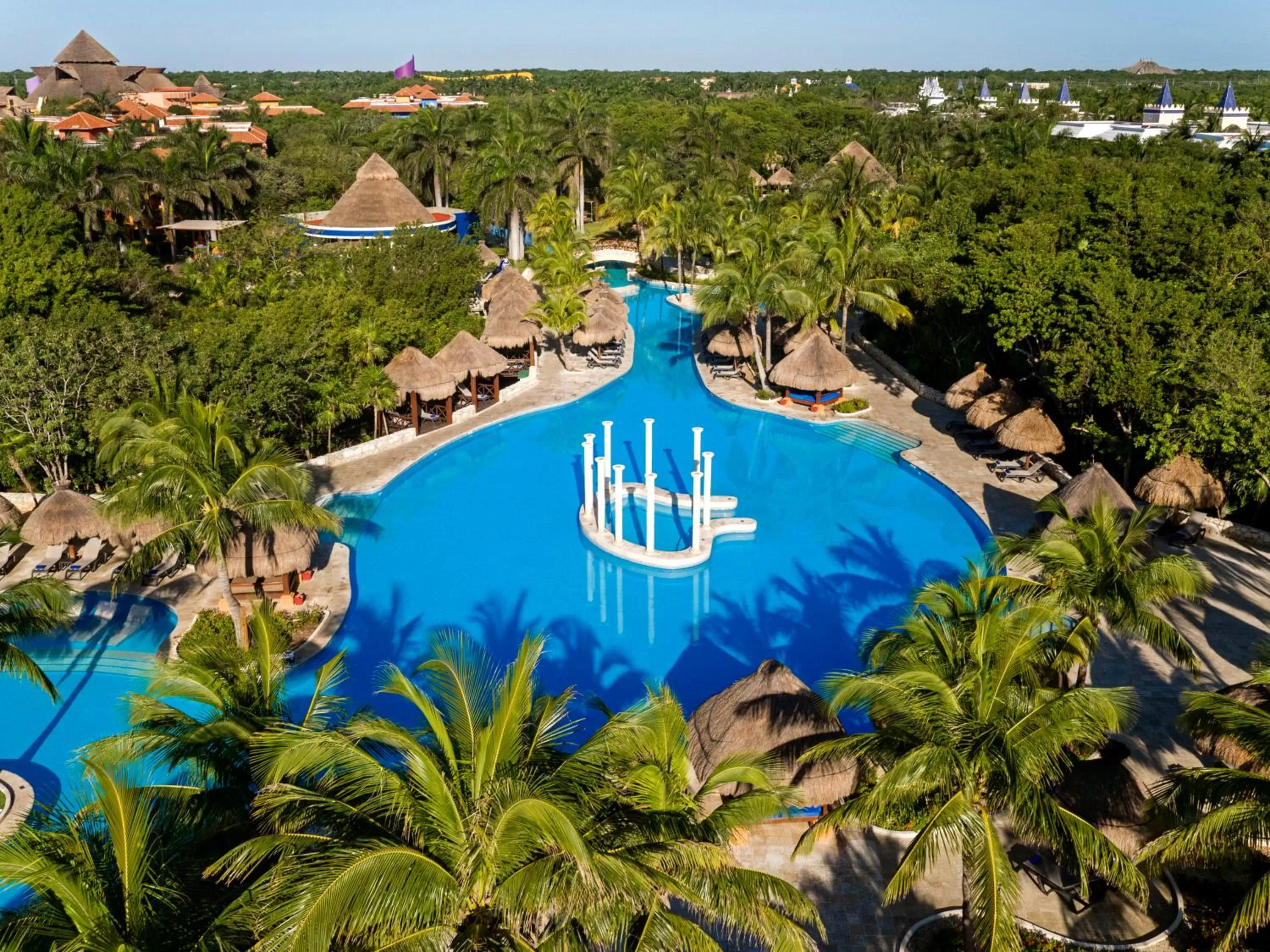 Swimming pool in Iberostar Waves Paraíso del Mar - All Inclusive