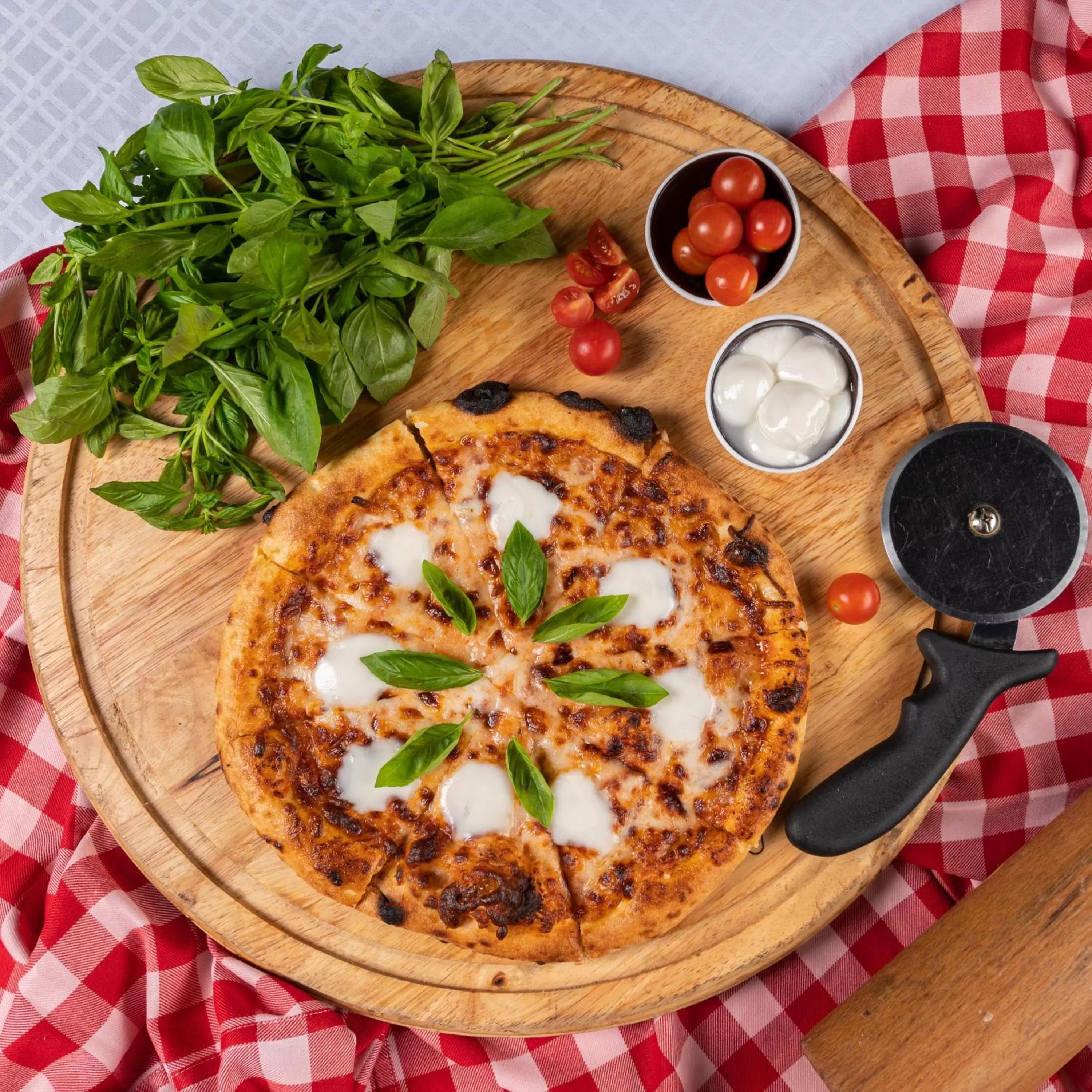 Restaurant/places to eat in Crowne Plaza Dubai Deira by IHG