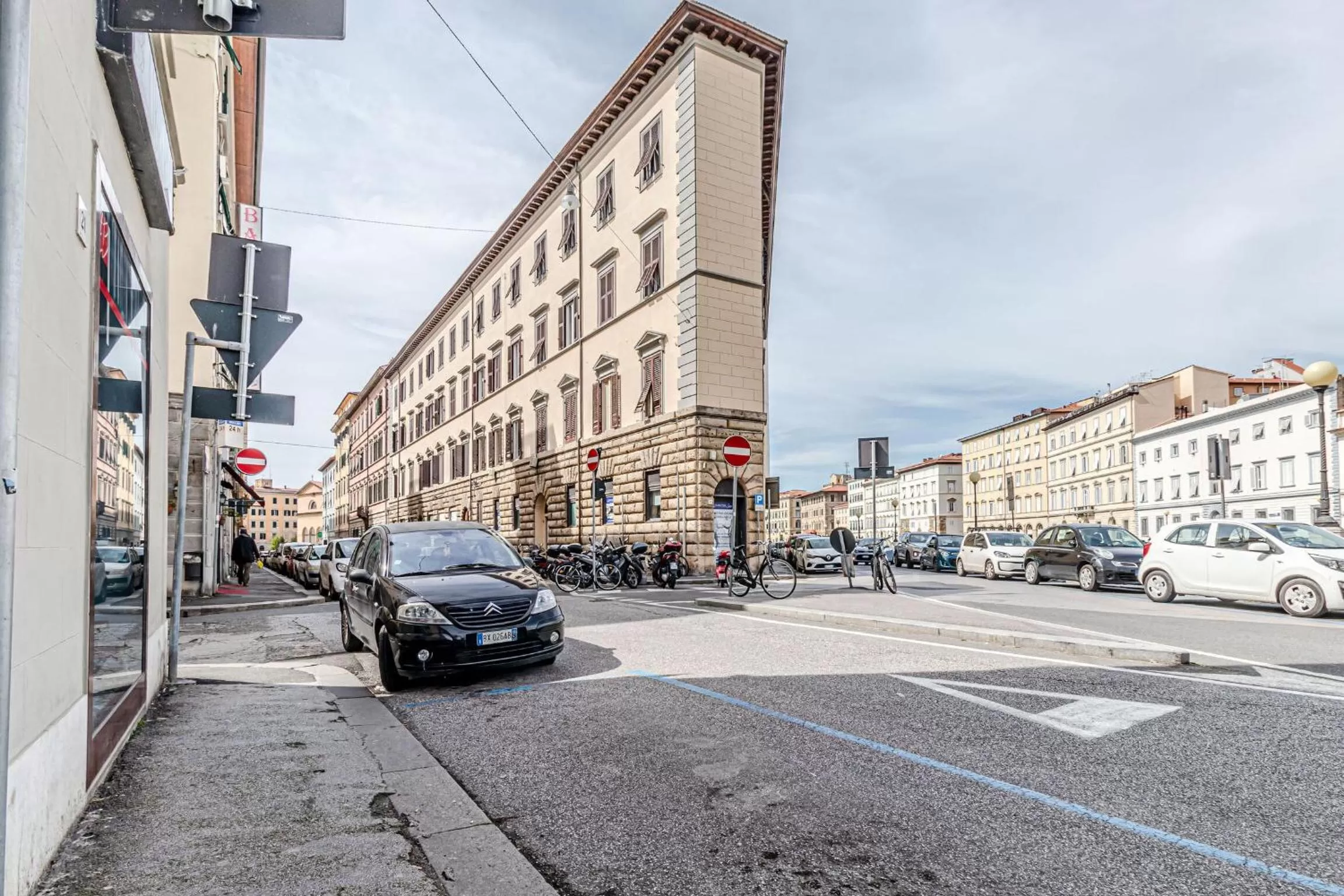 Street view in Game Rooms Experience