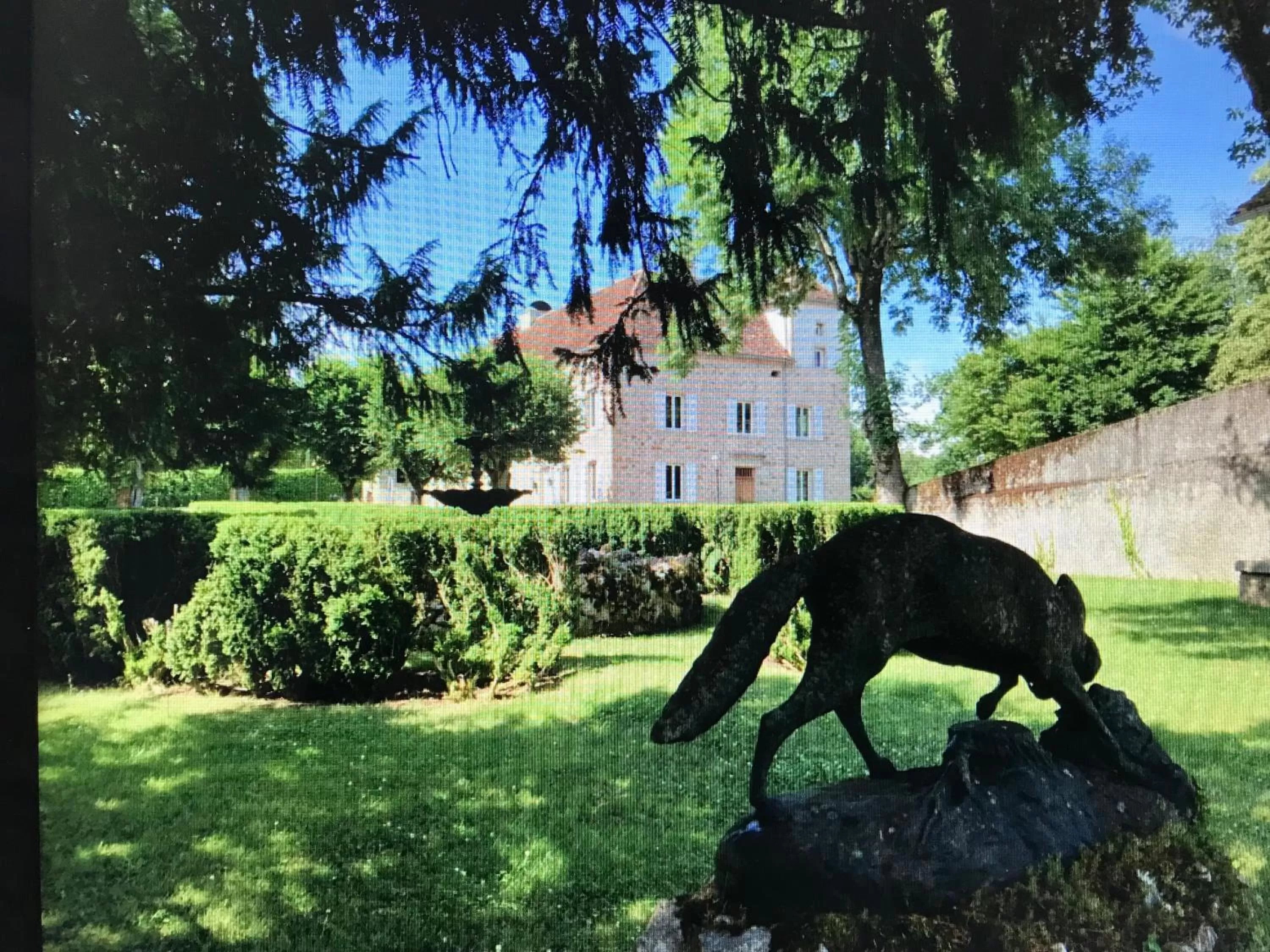 Property building, Other Animals in Château de Bataillé