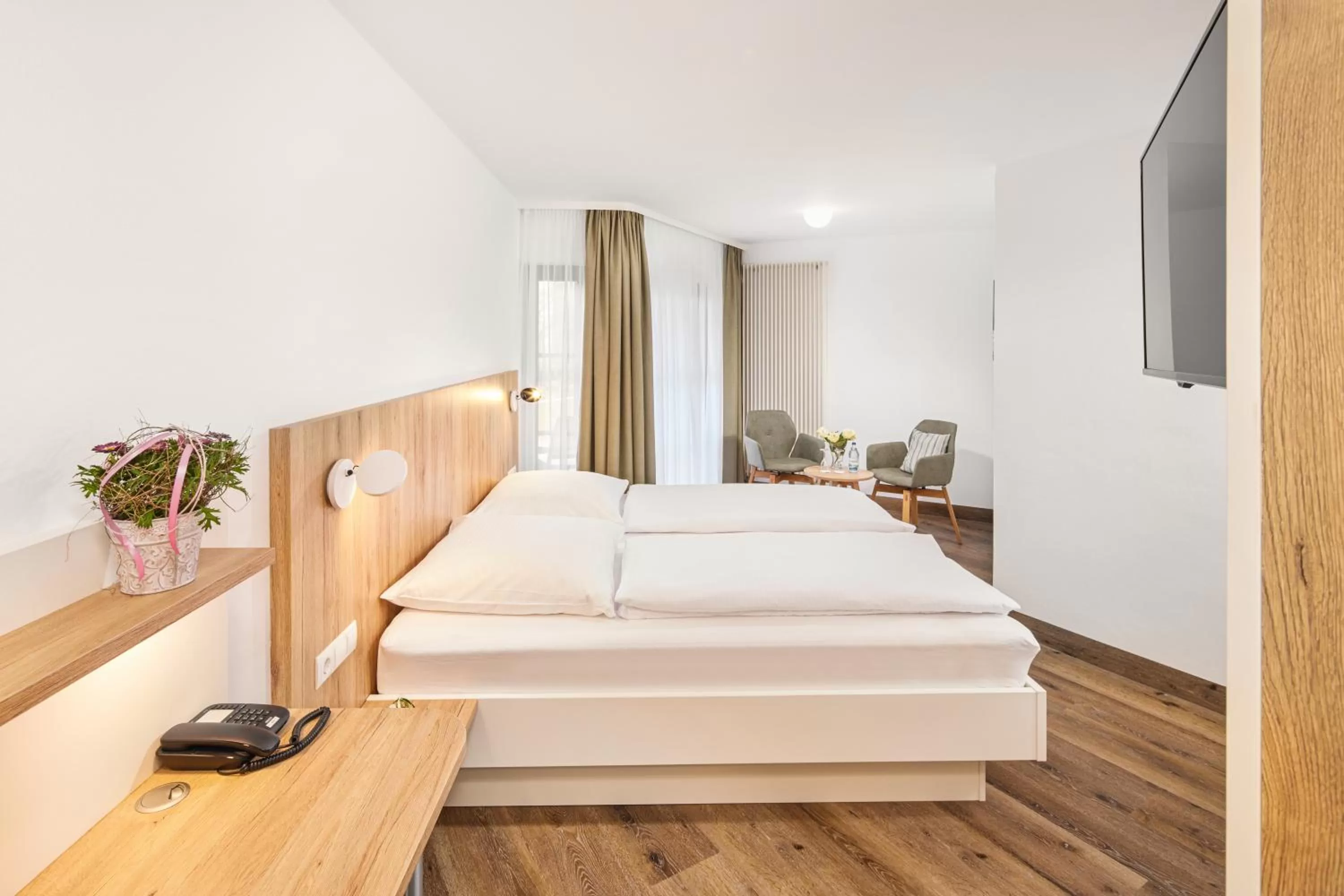 Photo of the whole room, Bed in Hotel Garni Gästehaus am Mühlbach