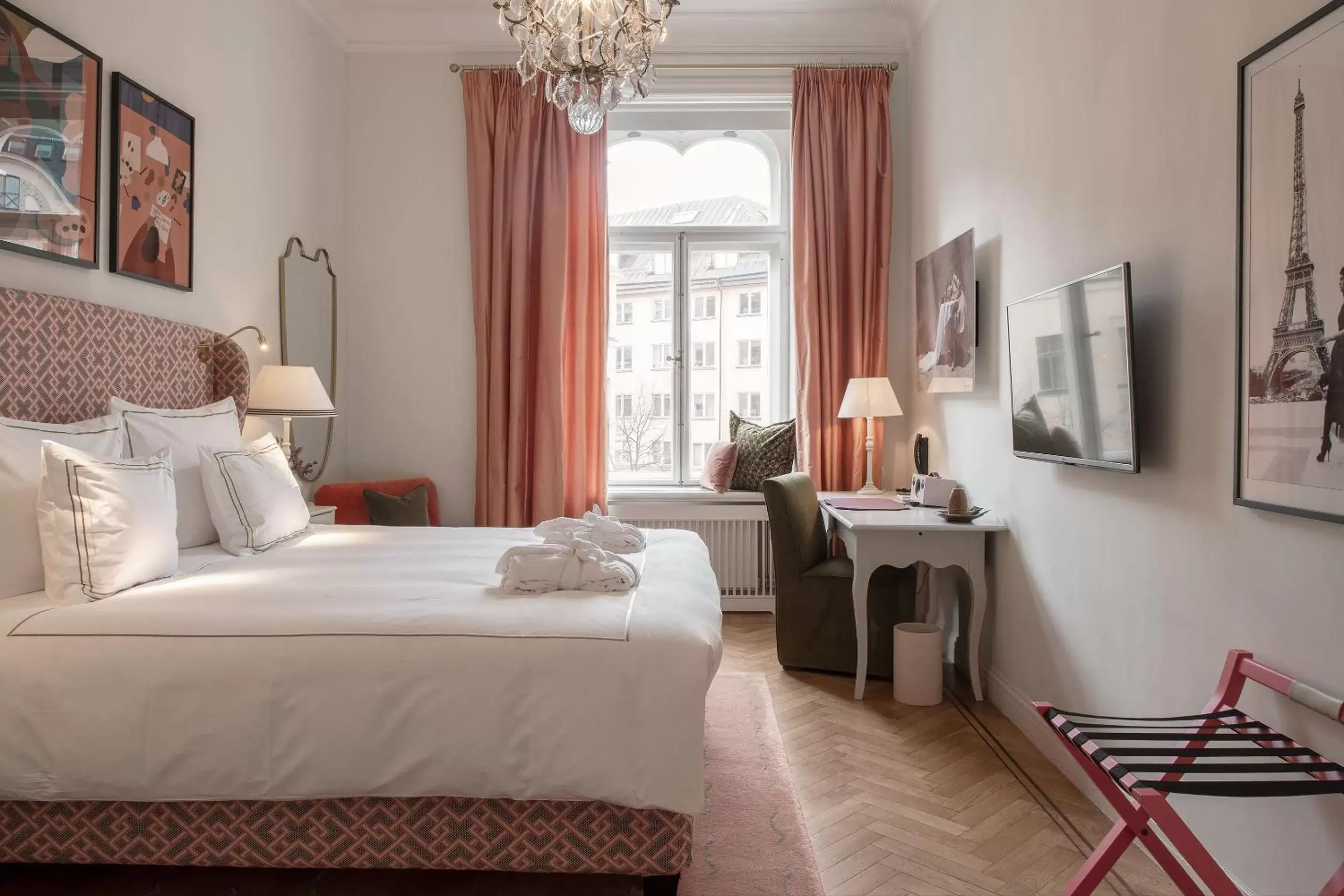 Superior Double Room in The Sparrow Hotel Superior Double Room in The Sparrow Hotel