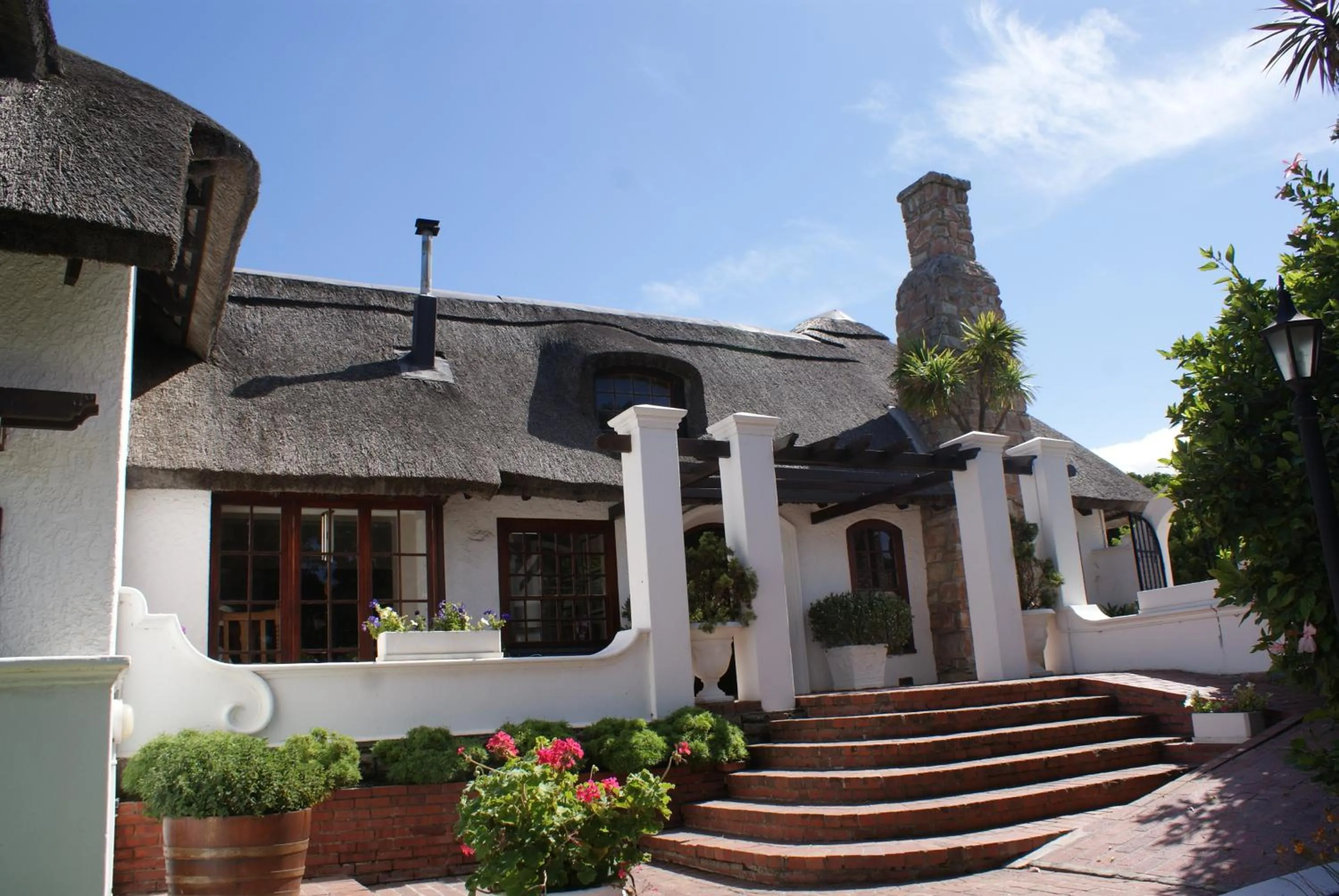 Facade/entrance in Whale Rock Luxury Lodge