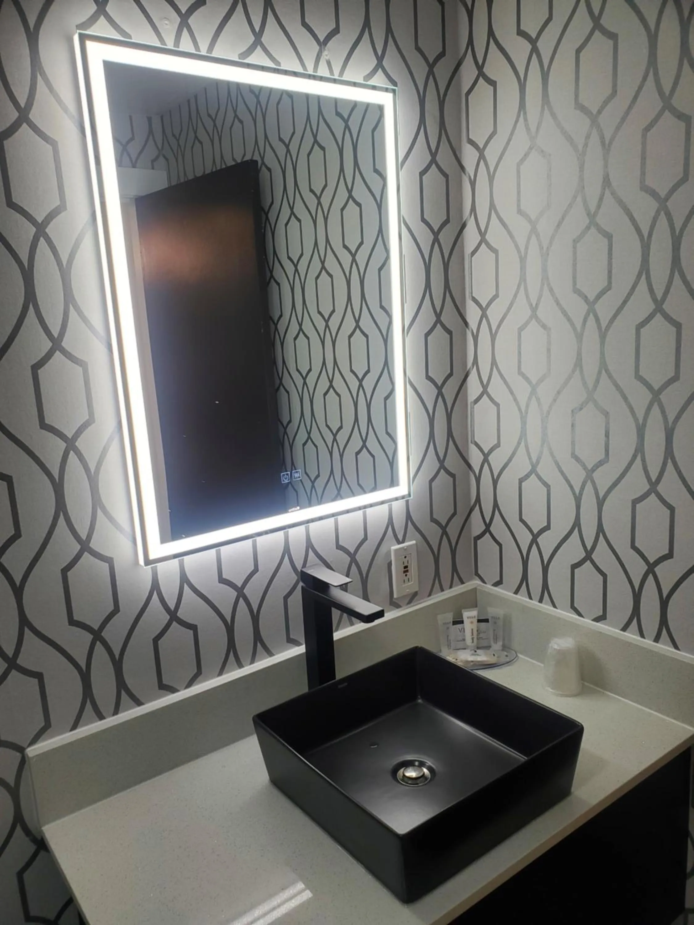 Bathroom in Alpine Inn Abbotsford