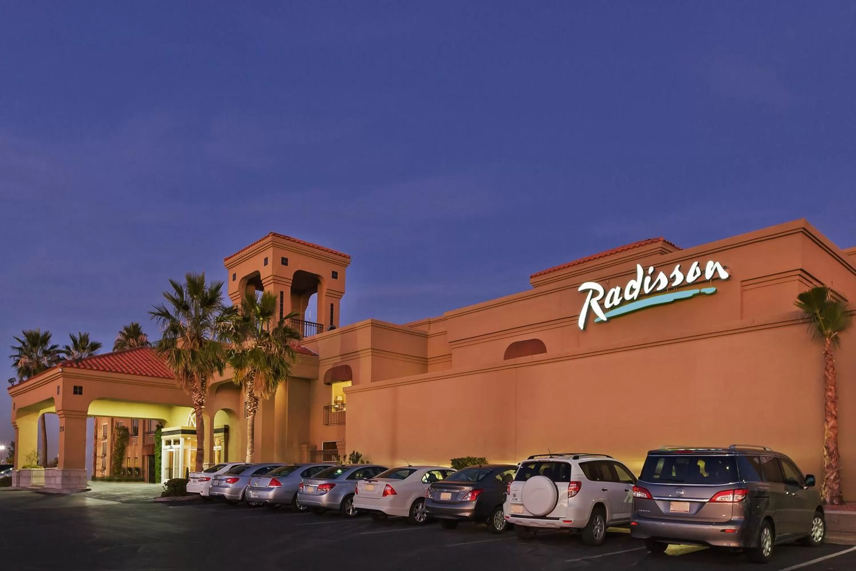 Property building in Radisson Hotel El Paso Airport