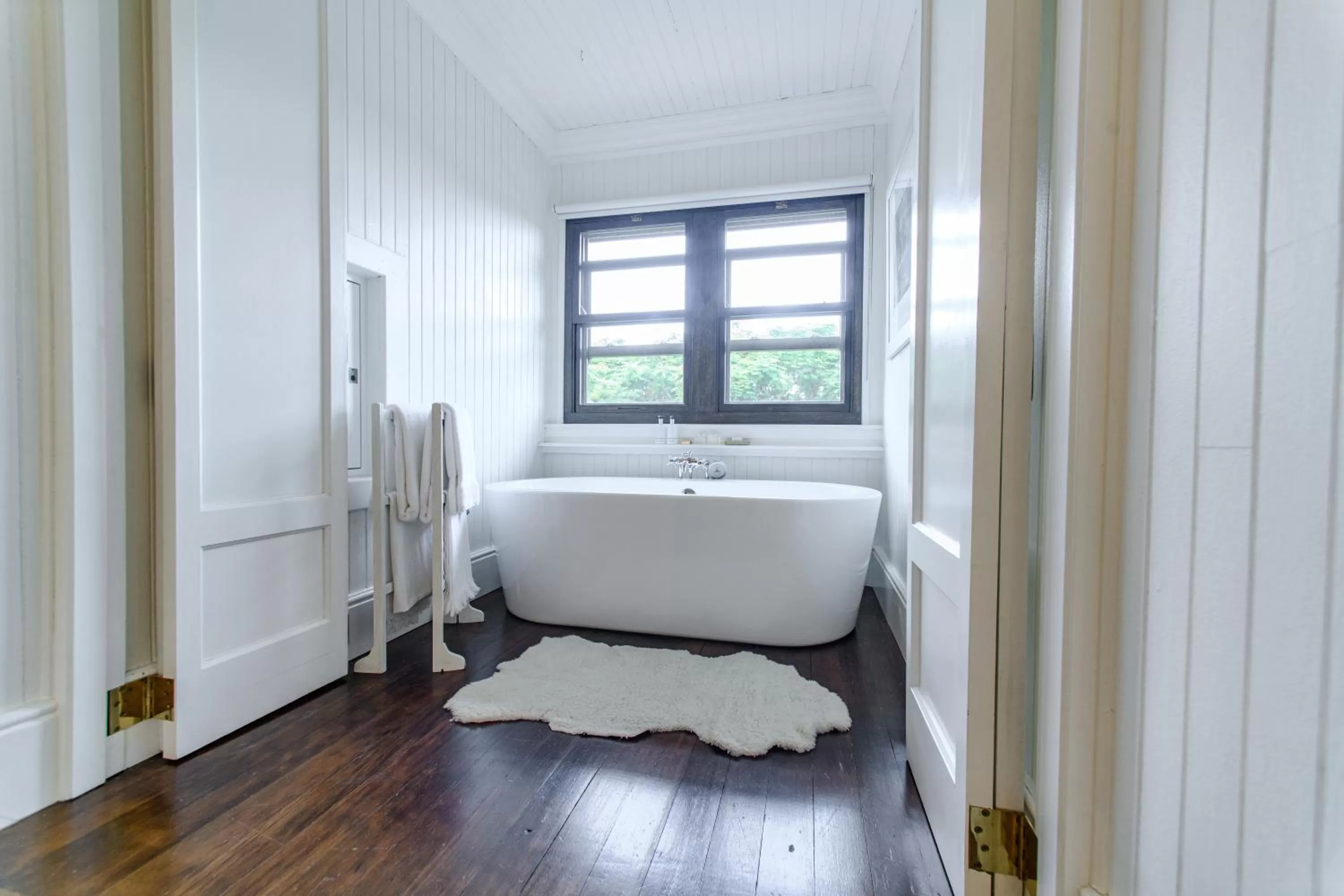 Bath in Torburnlea Homestead Luxury Accommodation