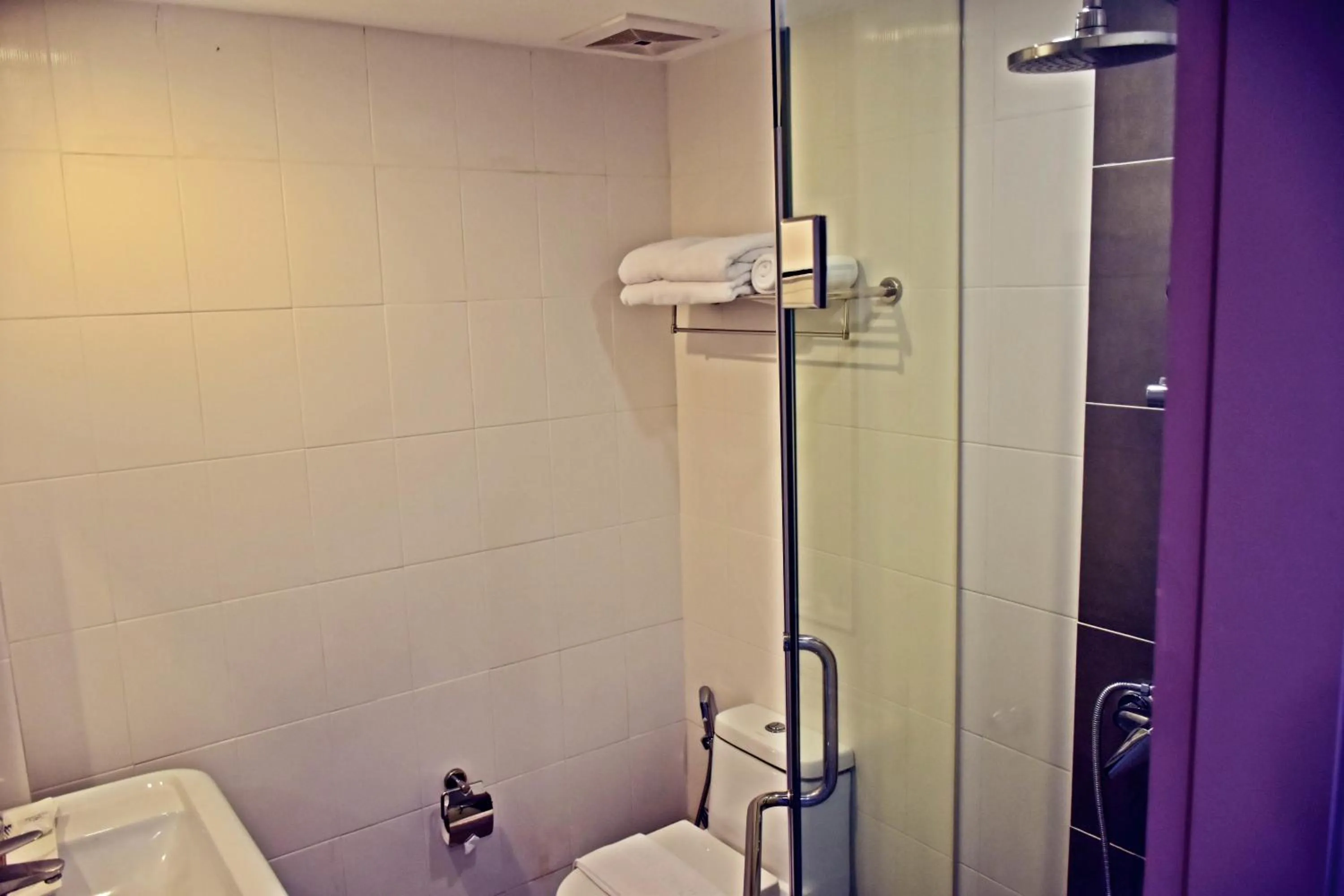 Shower in Ocean and Ole Patong