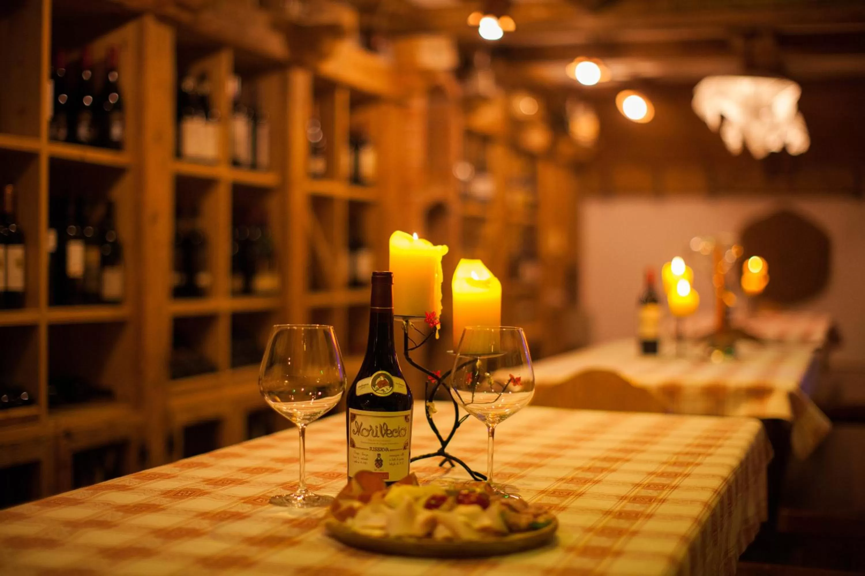 Restaurant/places to eat in Sartori's Hotel