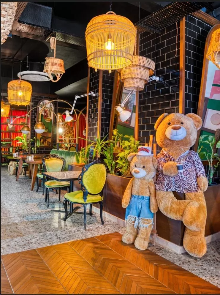 Restaurant/places to eat in Anjeliq Downtown Boutique Hotel