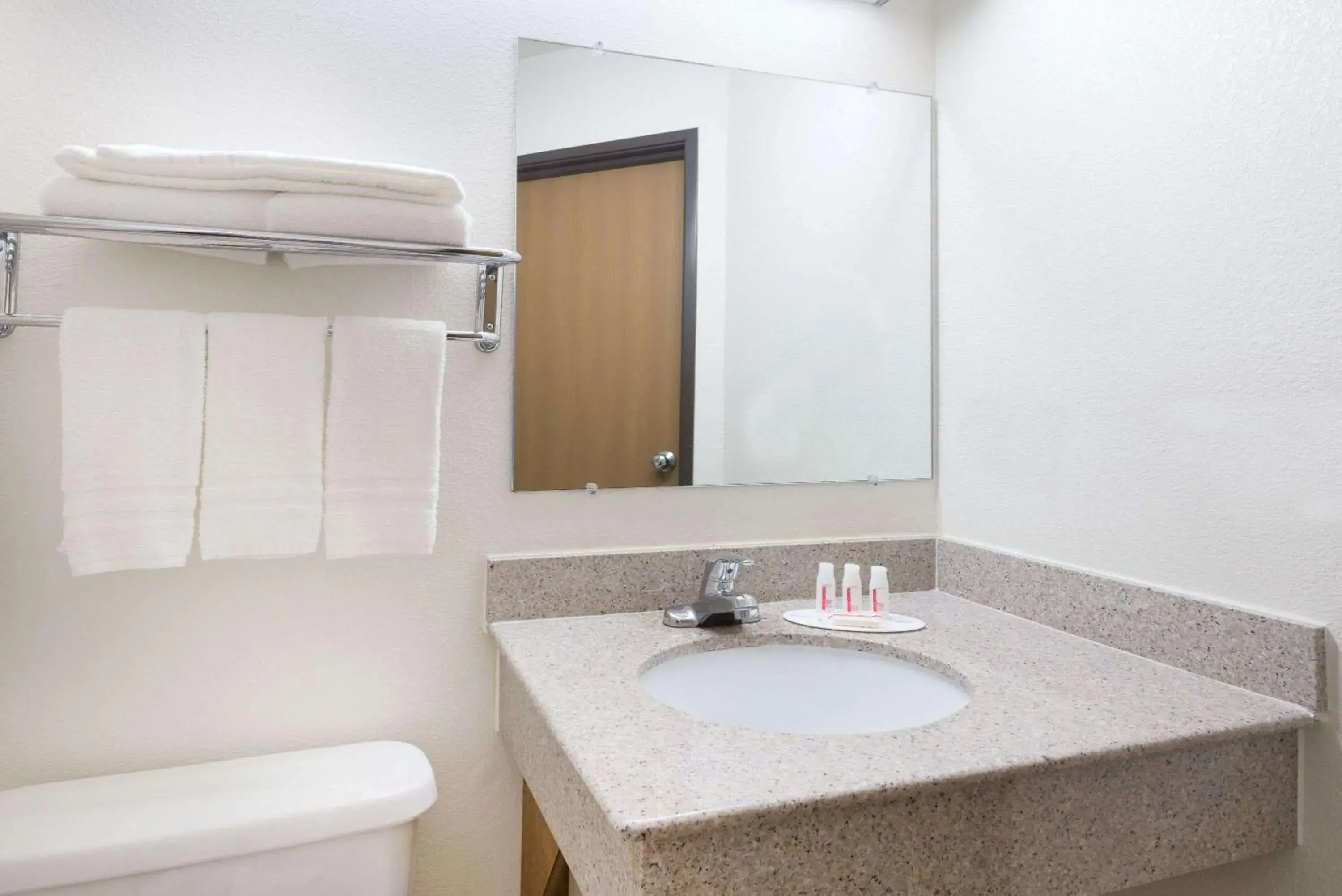 King Room - Non-Smoking in Super 8 by Wyndham Morgantown King Room - Non-Smoking in Super 8 by Wyndham Morgantown