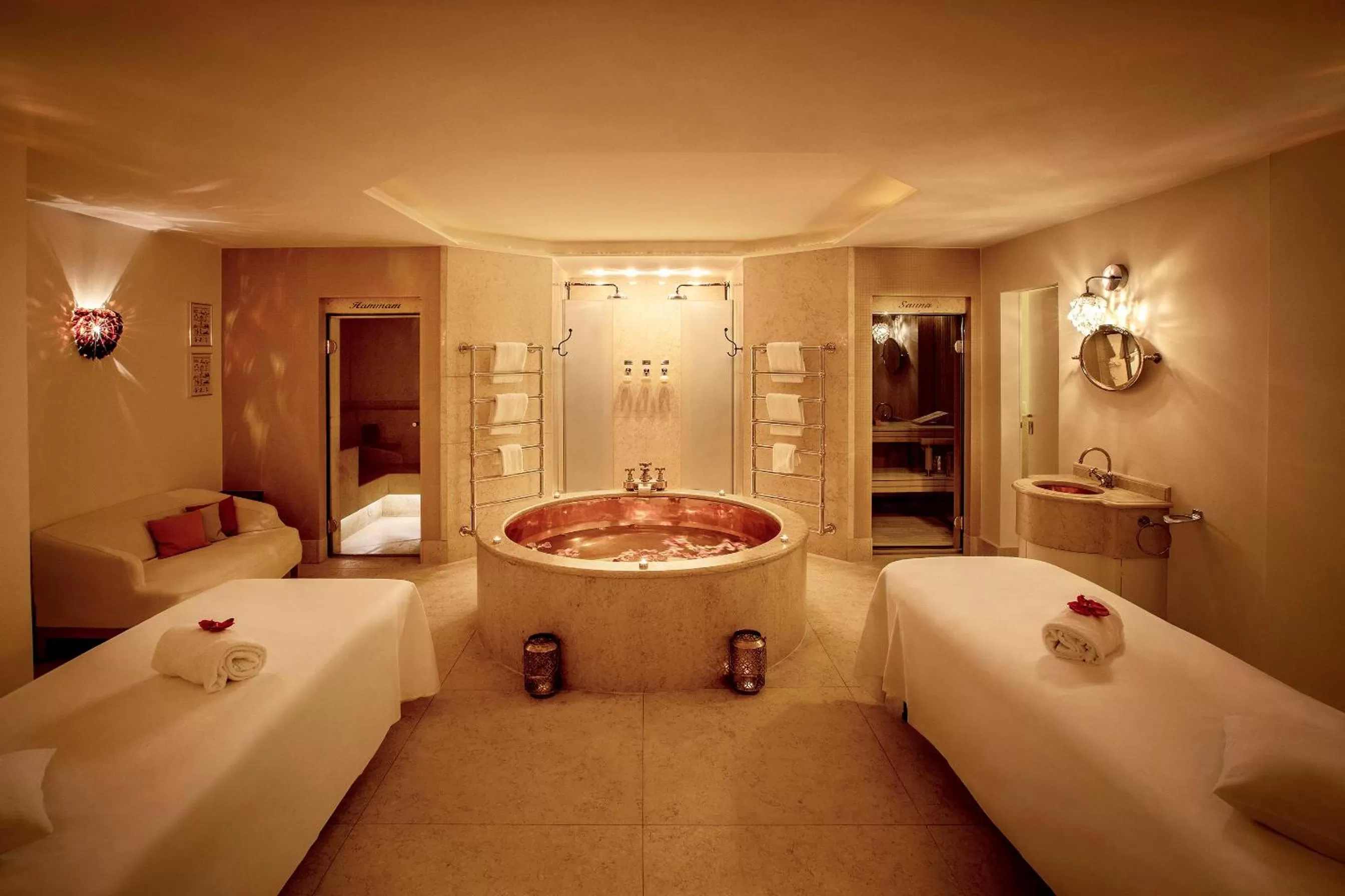 Spa and wellness centre/facilities, Bed in Lausanne Palace
