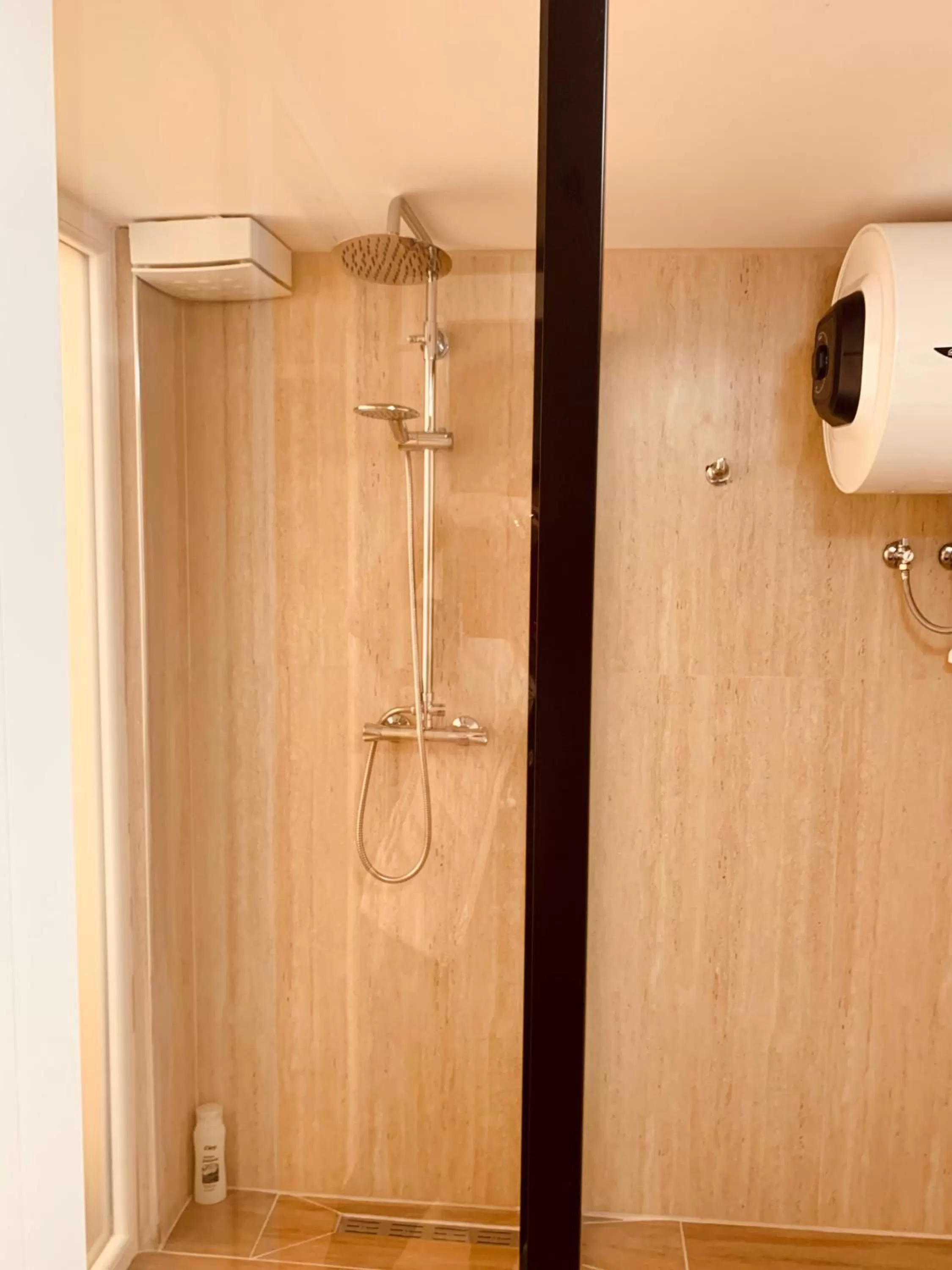 Bathroom in Auto Tana Guest House