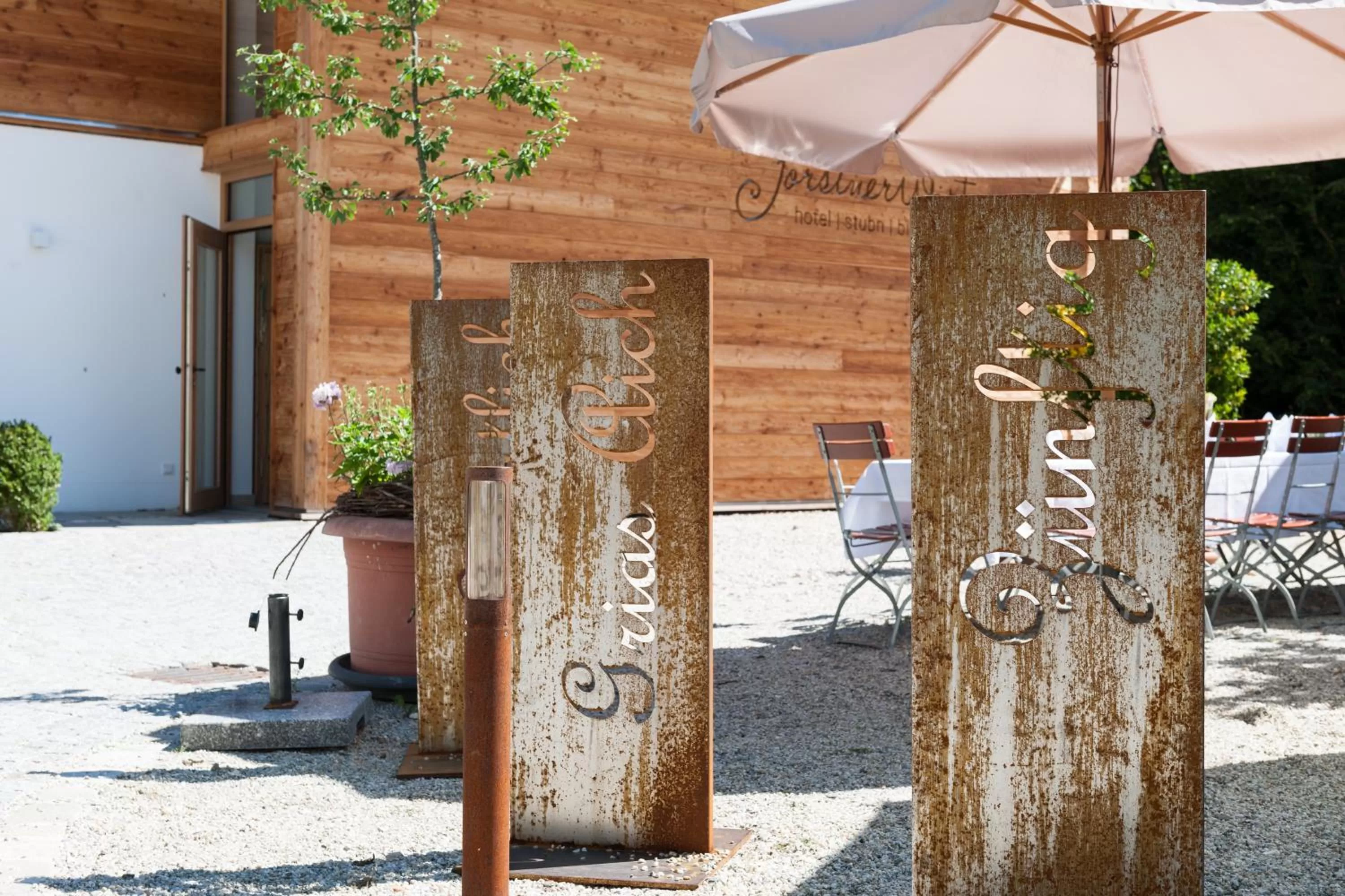 Patio in Forstnerwirt hotel | stubn | biergarten